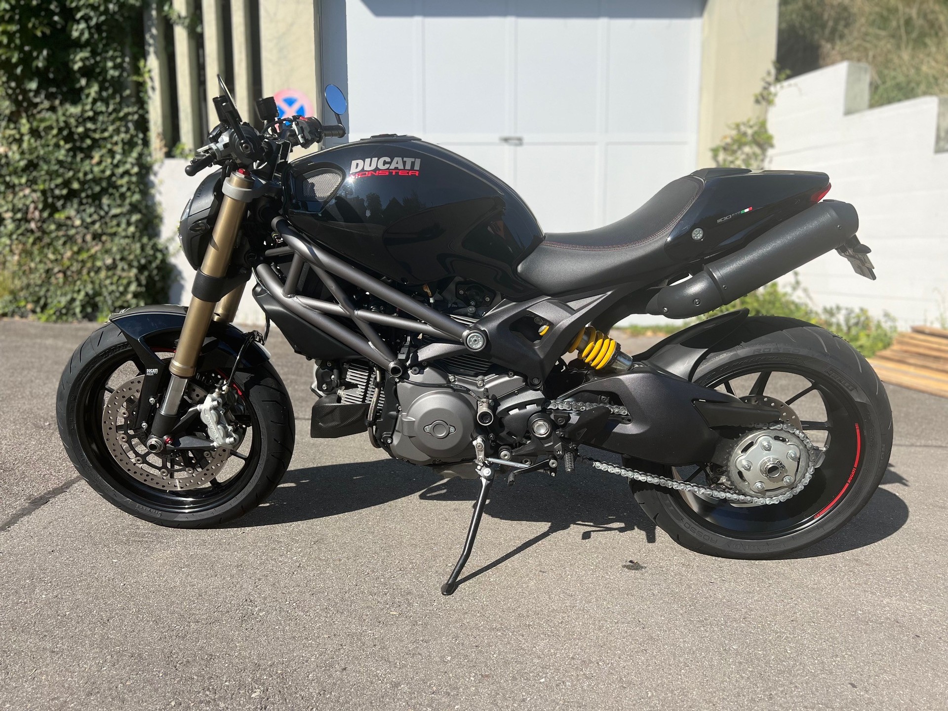 DUCATI Monster 1100 EVO ABS-image-2