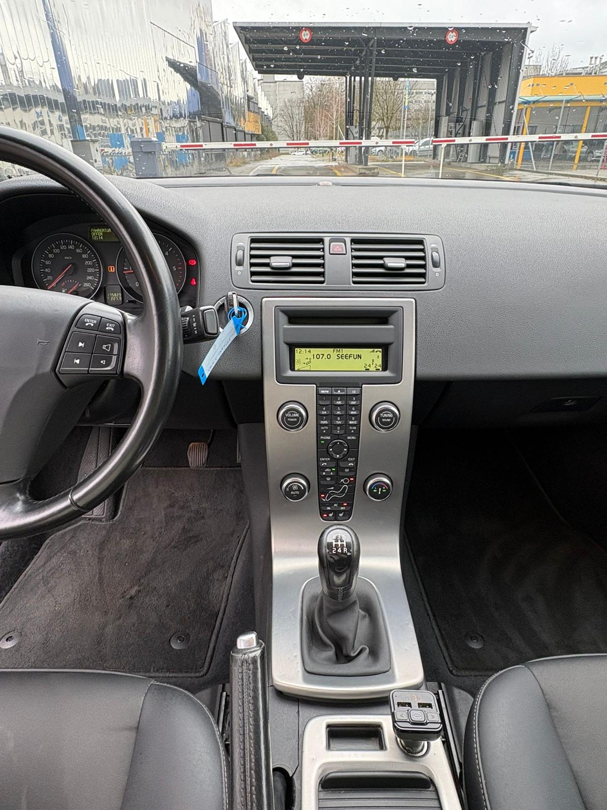 DAIHATSU 1.3-showroom-element-2