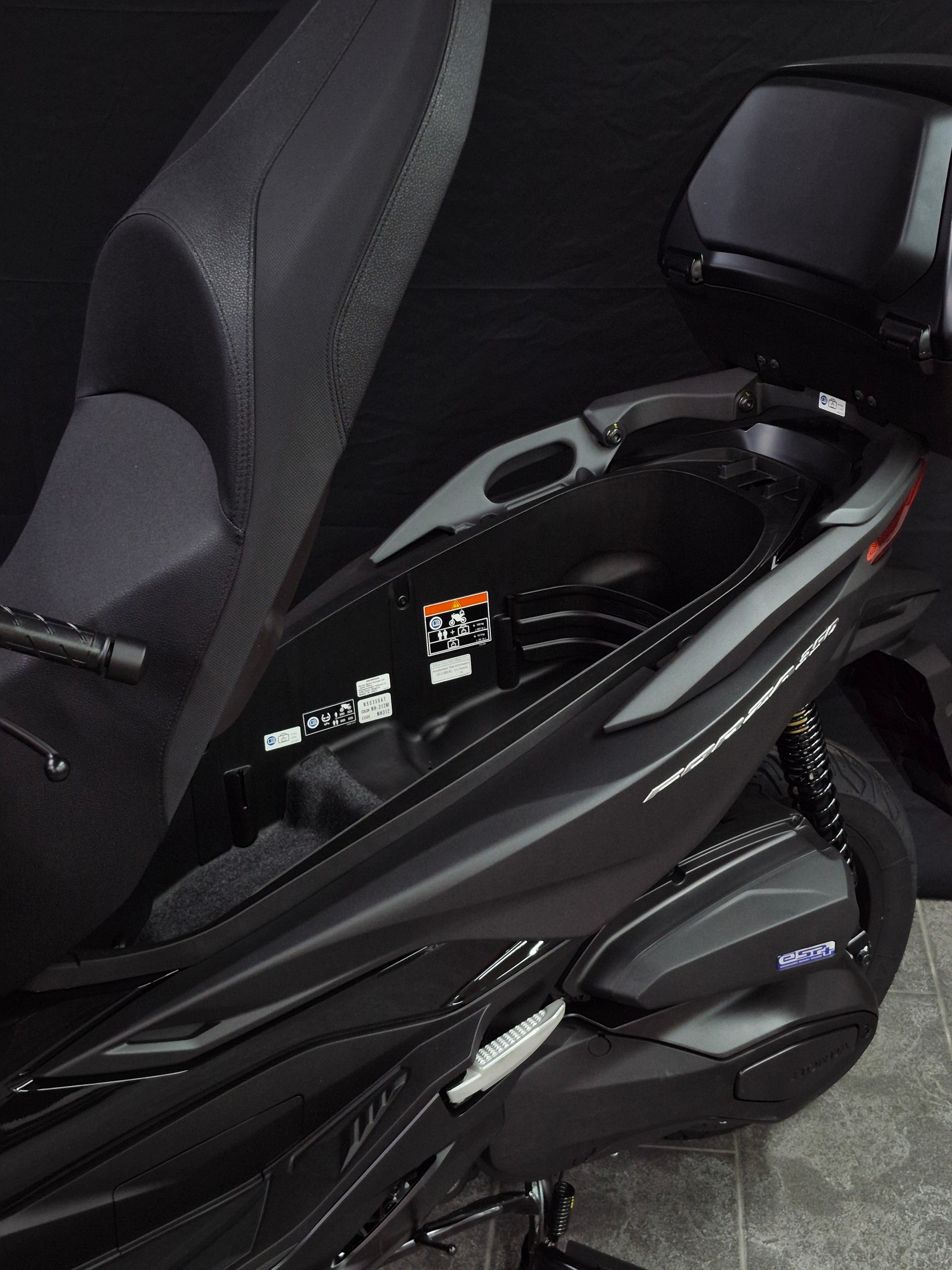 HONDA NSS 350 Smart Top Box-image-8