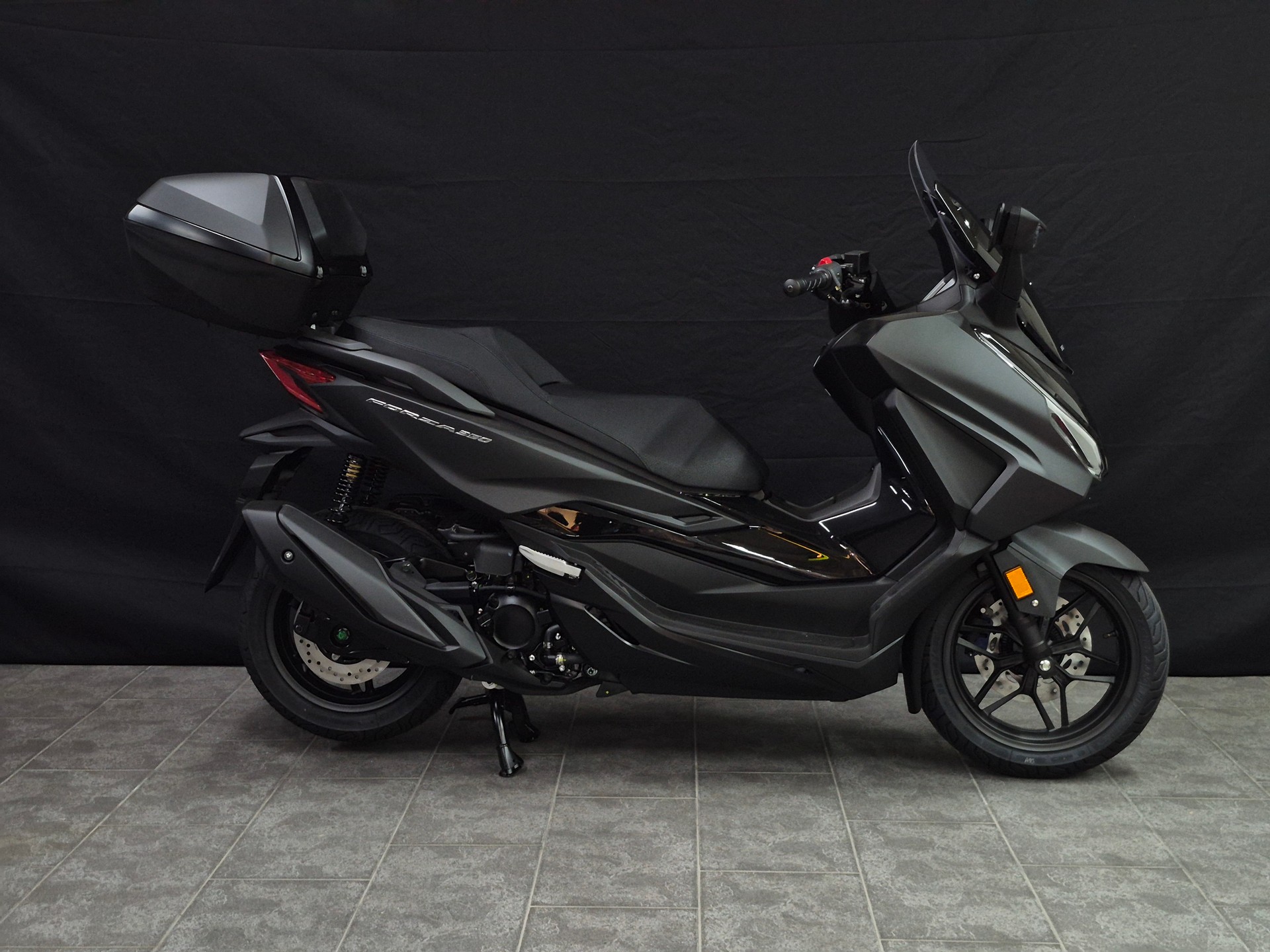 HONDA NSS 350 Smart Top Box-image-15