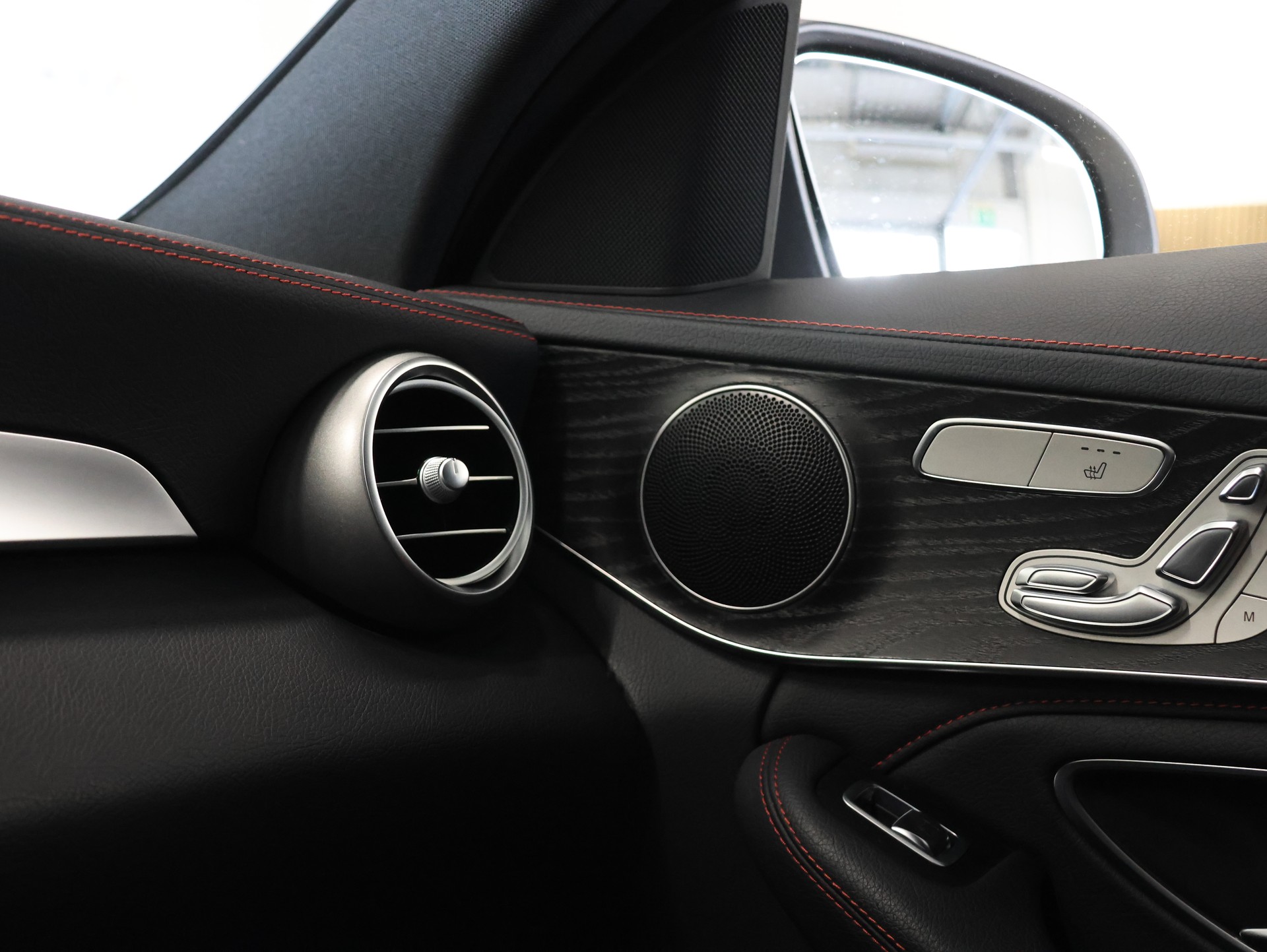 MERCEDES-BENZ C 450 AMG 4Matic 7G-Tronic *DIAMANT-WEISS BRIGHT LACKIERUNG *-image-27