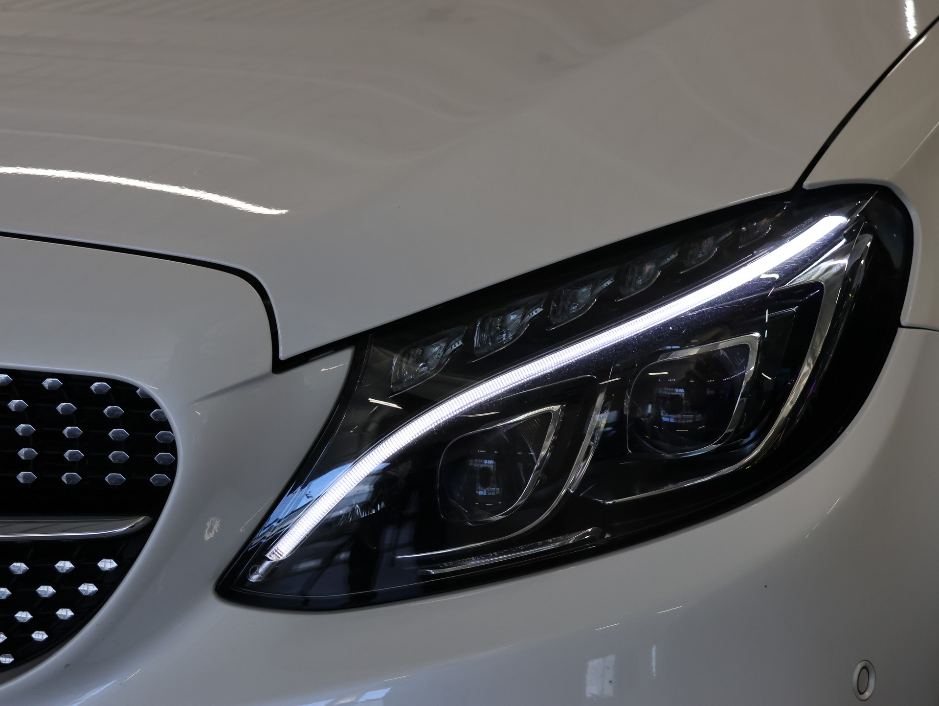 MERCEDES-BENZ C 450 AMG 4Matic 7G-Tronic *DIAMANT-WEISS BRIGHT LACKIERUNG *-image-4