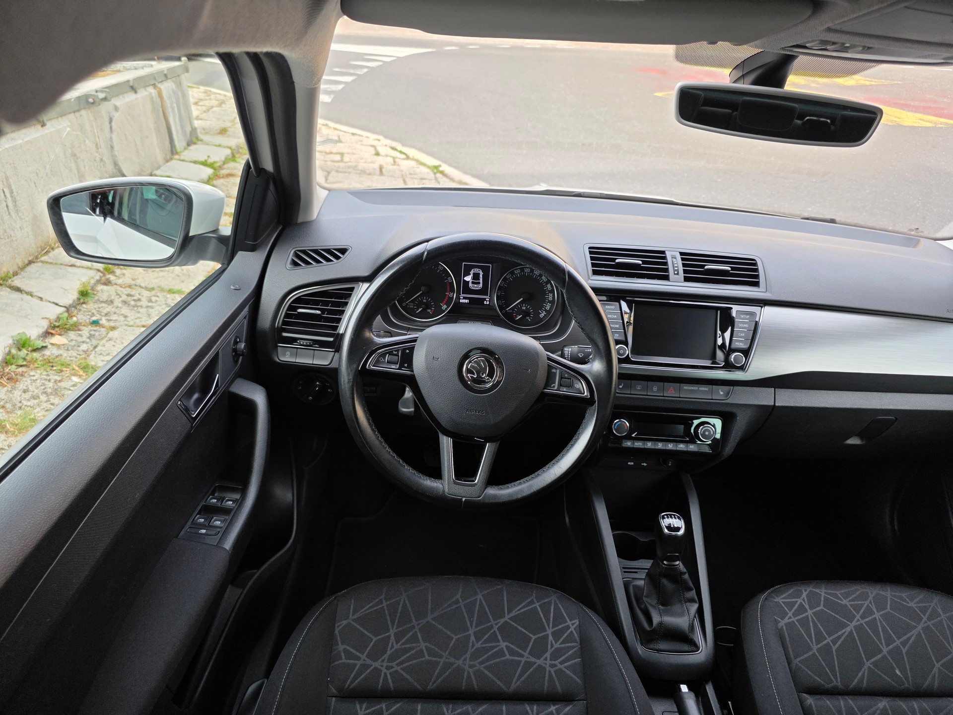 SKODA Fabia 1.0 TSI Ambition-image-6