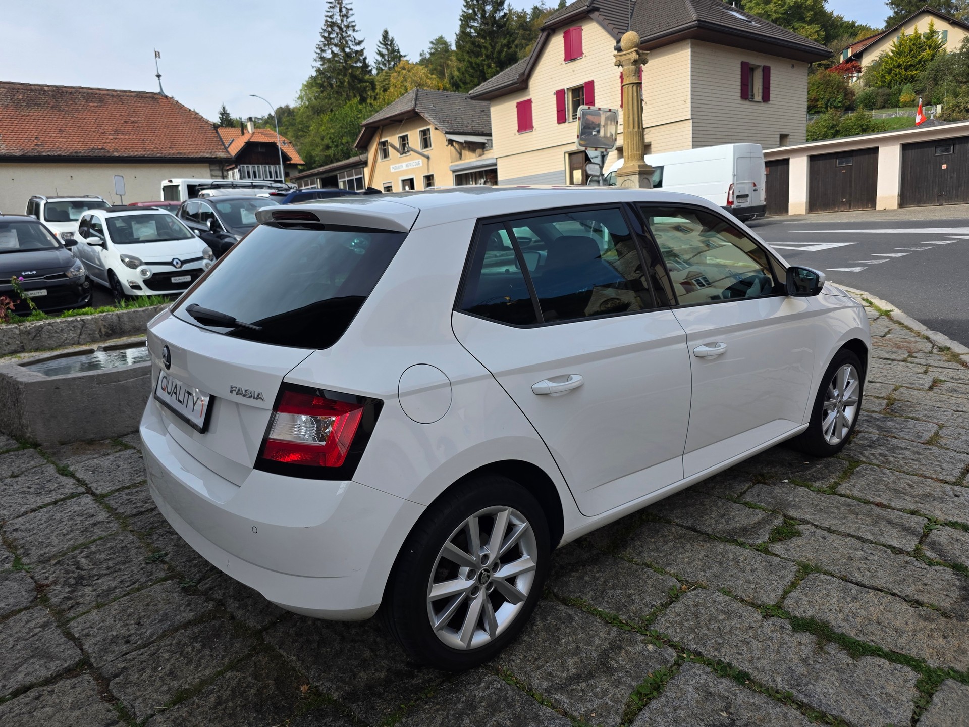 SKODA Fabia 1.0 TSI Ambition-image-3