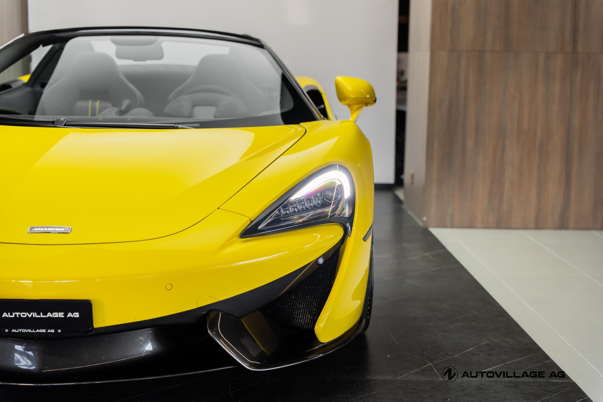 McLAREN 570S Spider 3.8 V8 SSG-image-19
