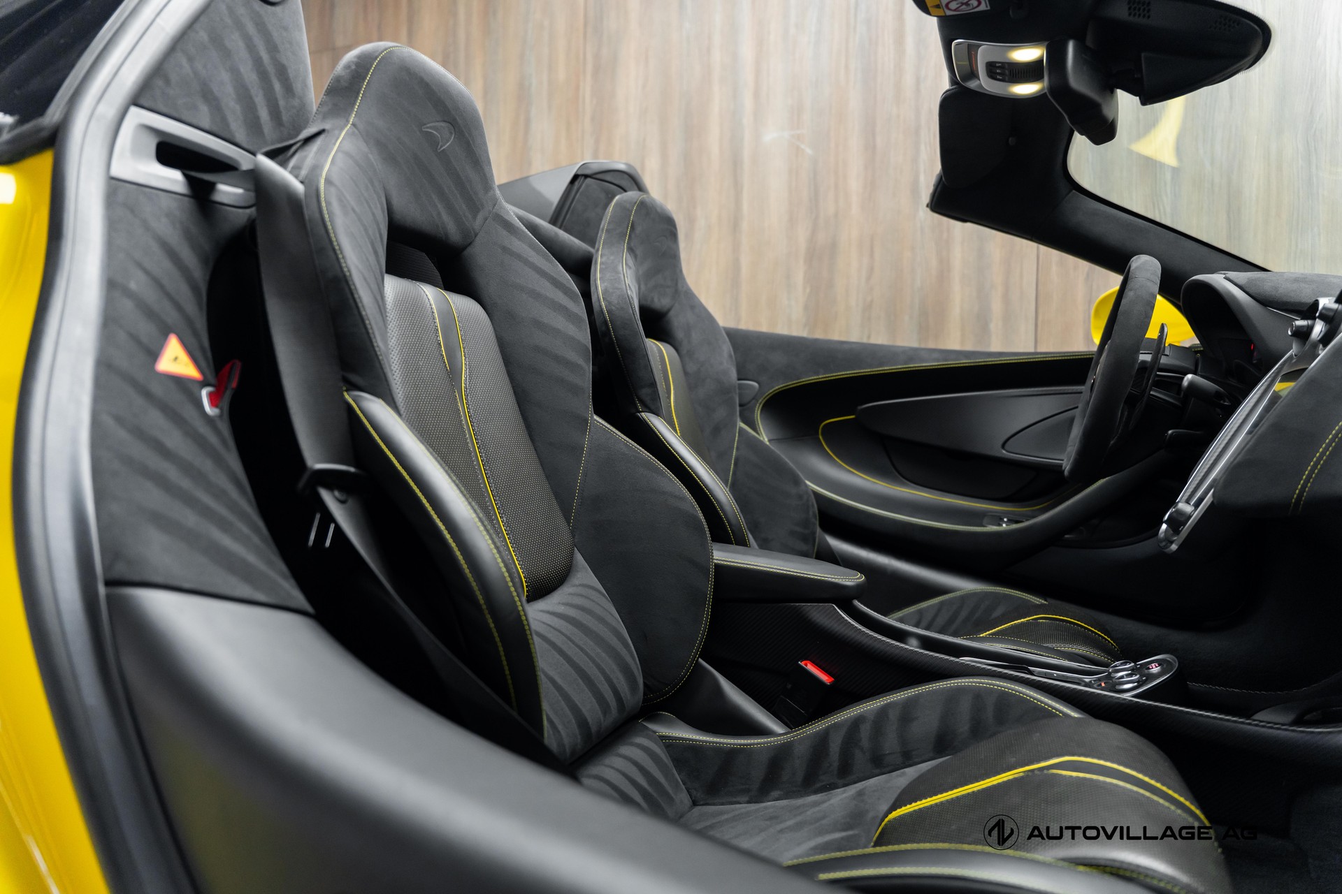 McLAREN 570S Spider 3.8 V8 SSG-image-8