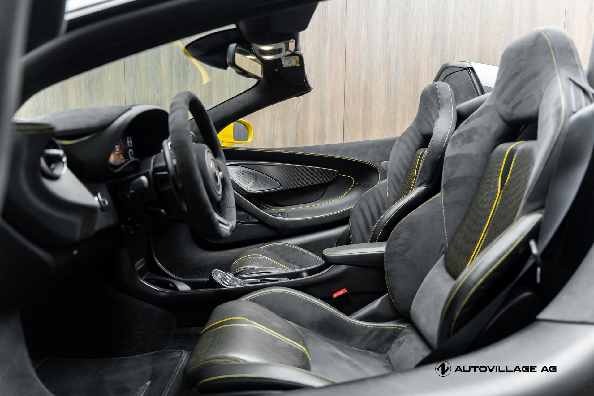 McLAREN 570S Spider 3.8 V8 SSG-image-4