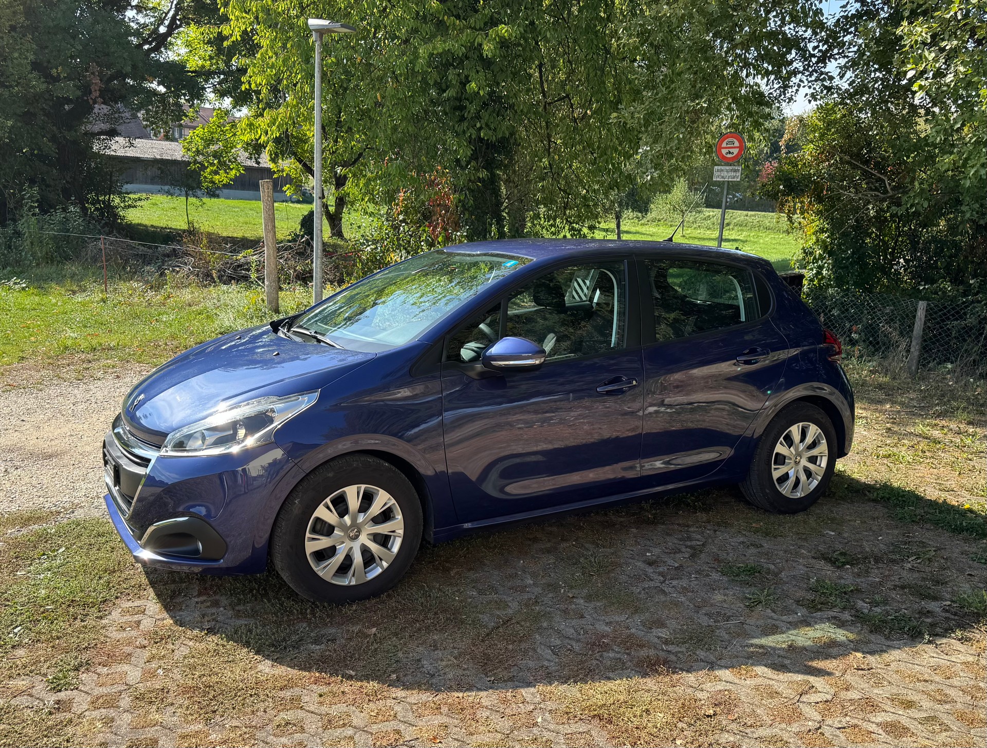 PEUGEOT 208 1.2 VTI Access-image-12