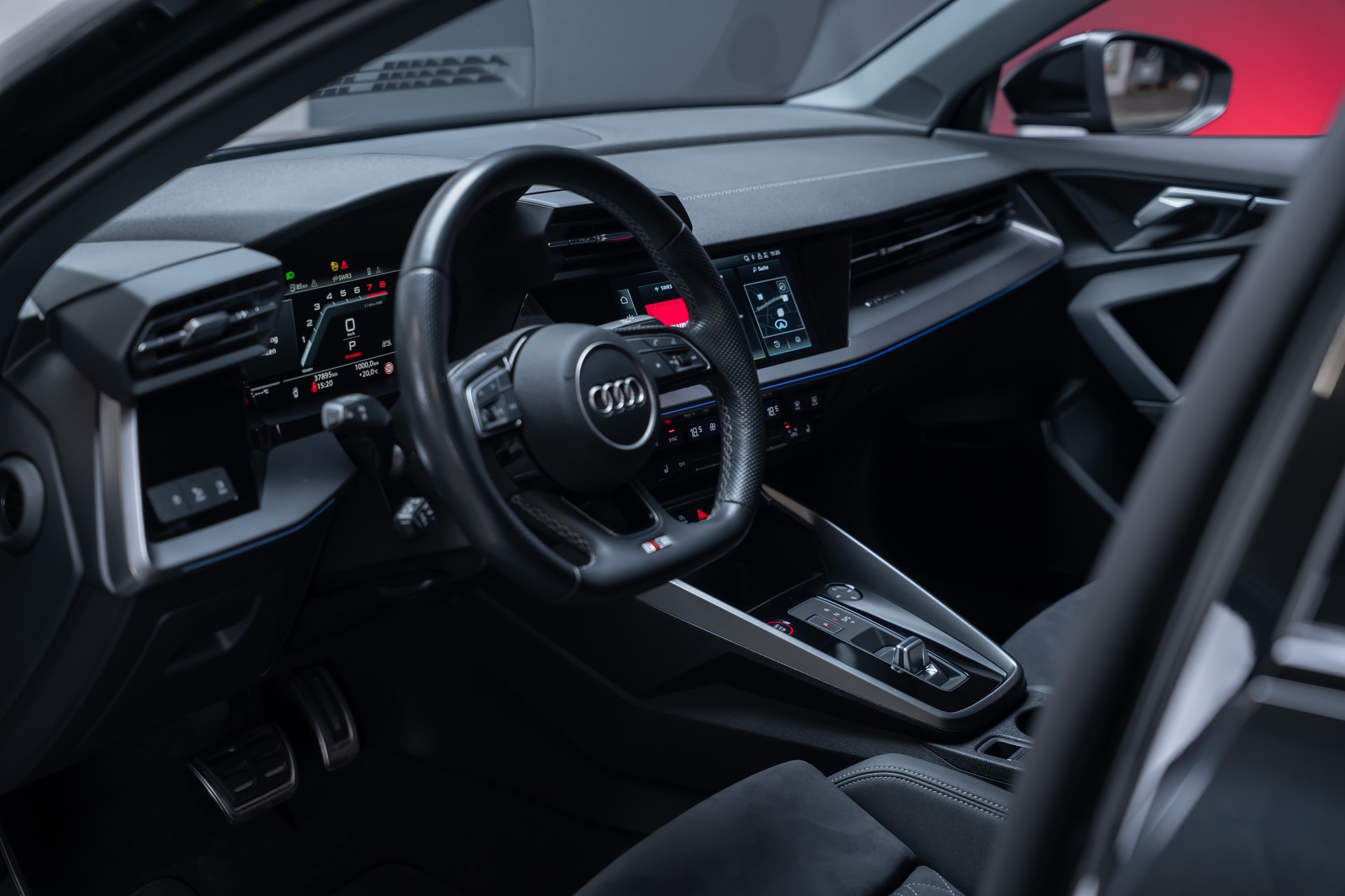 AUDI S3 Limousine 2.0 TFSI quattro S-Tronic / Sportsitze / Sportlenkrad / Virtual Cockpit-image-14