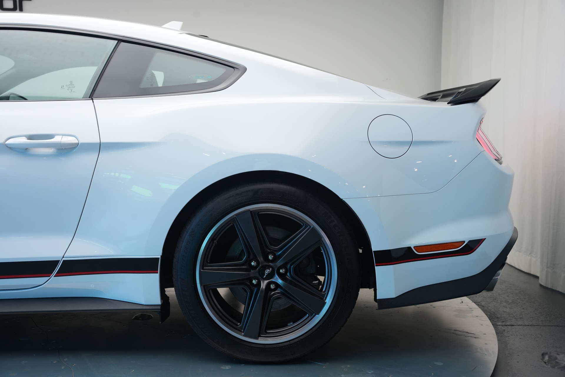FORD Mustang Fastback 5.0 V8 Mach 1-image-44