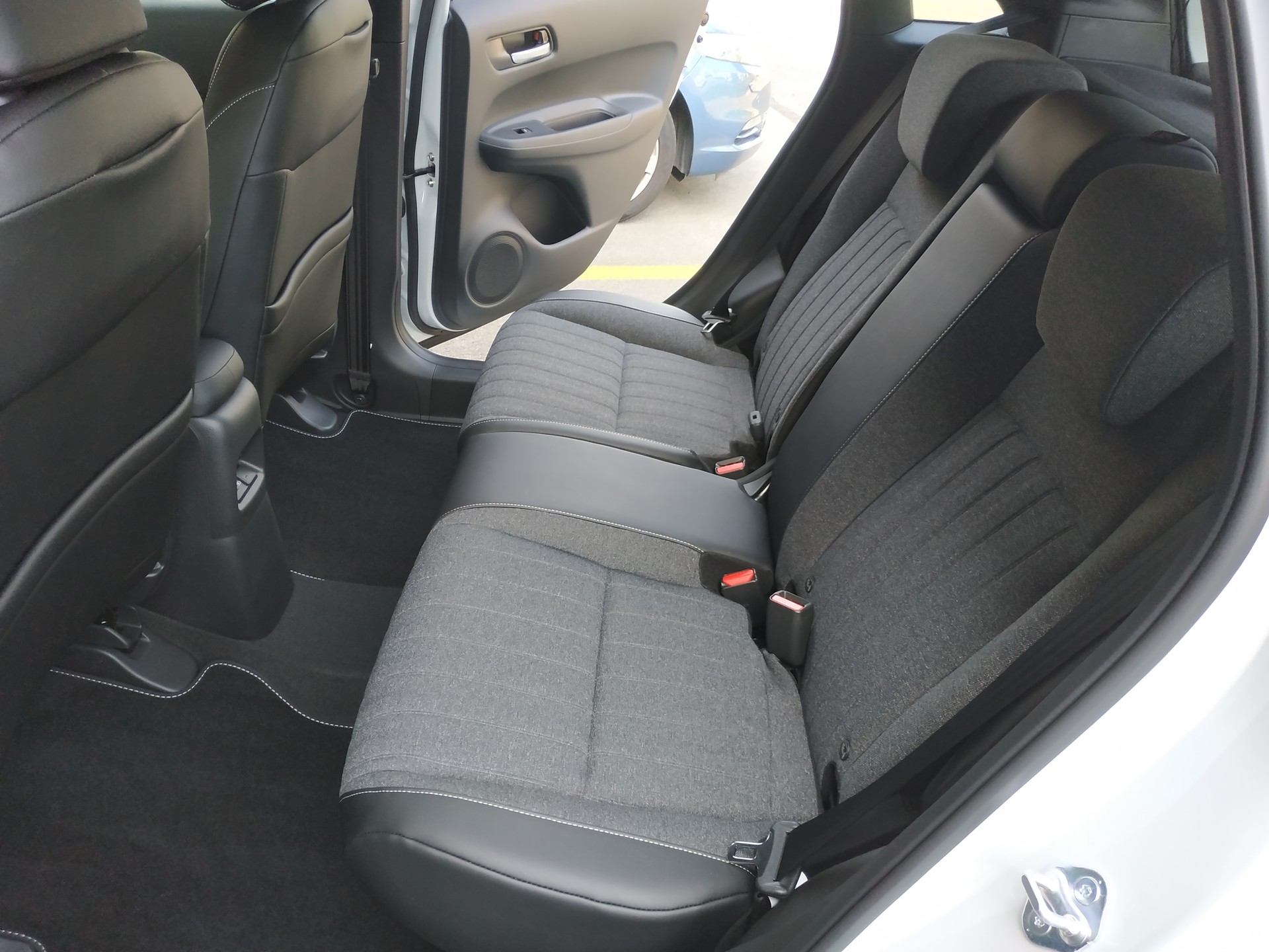 HONDA Jazz 1.5i-MMD Advance E-CVT-image-18