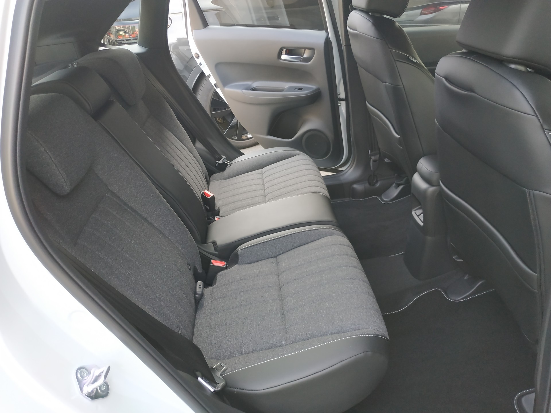 HONDA Jazz 1.5i-MMD Advance E-CVT-image-19