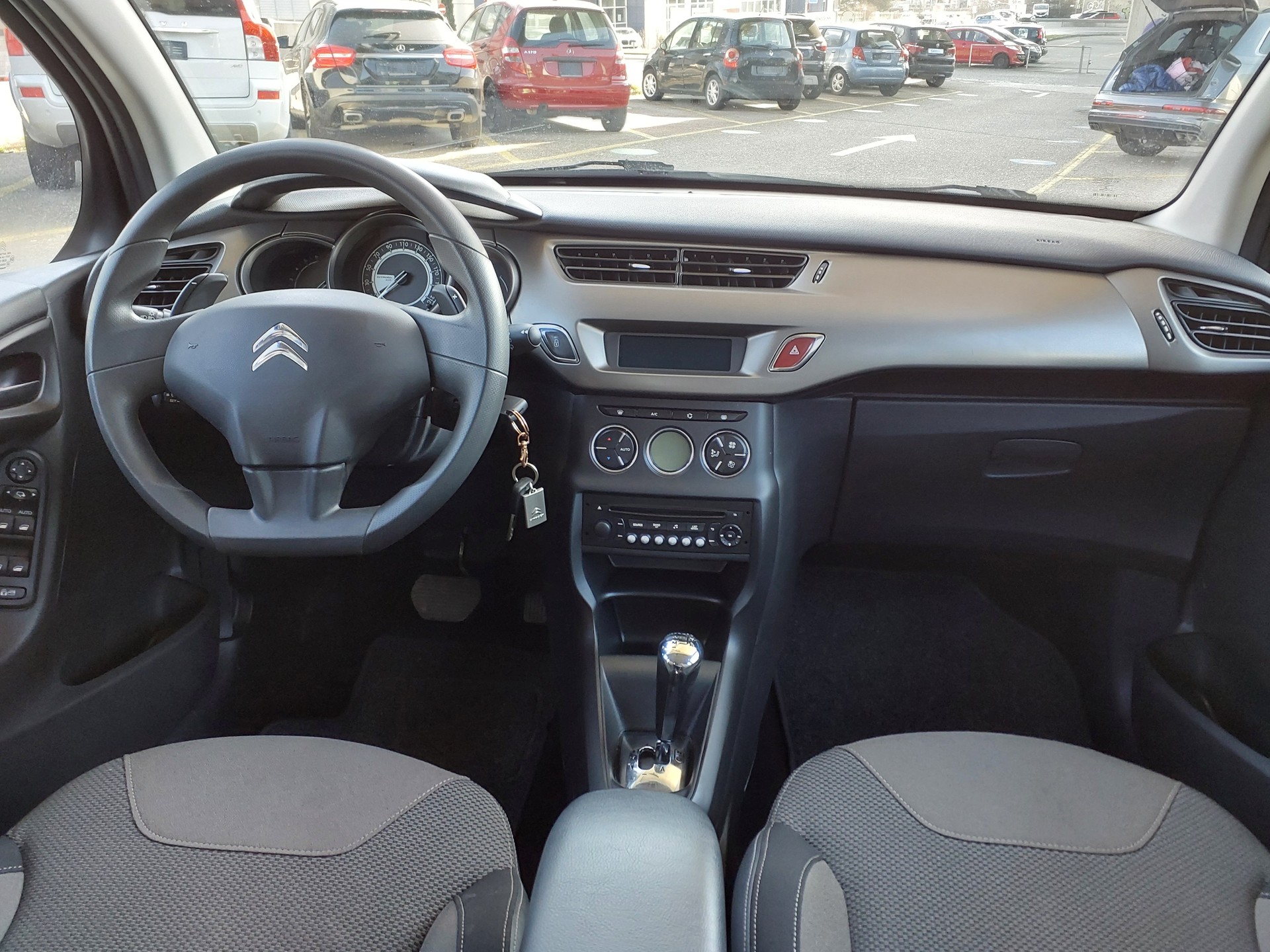 CITROEN C3 1.4i 16V Exclusive EGS5-image-8