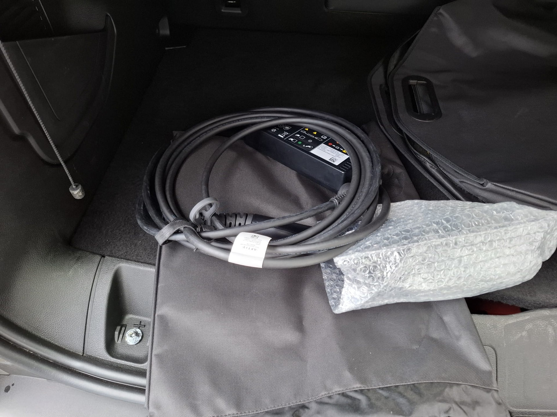 JEEP Renegade 1.3 T PHEV S Plus Sky AWD-image-9