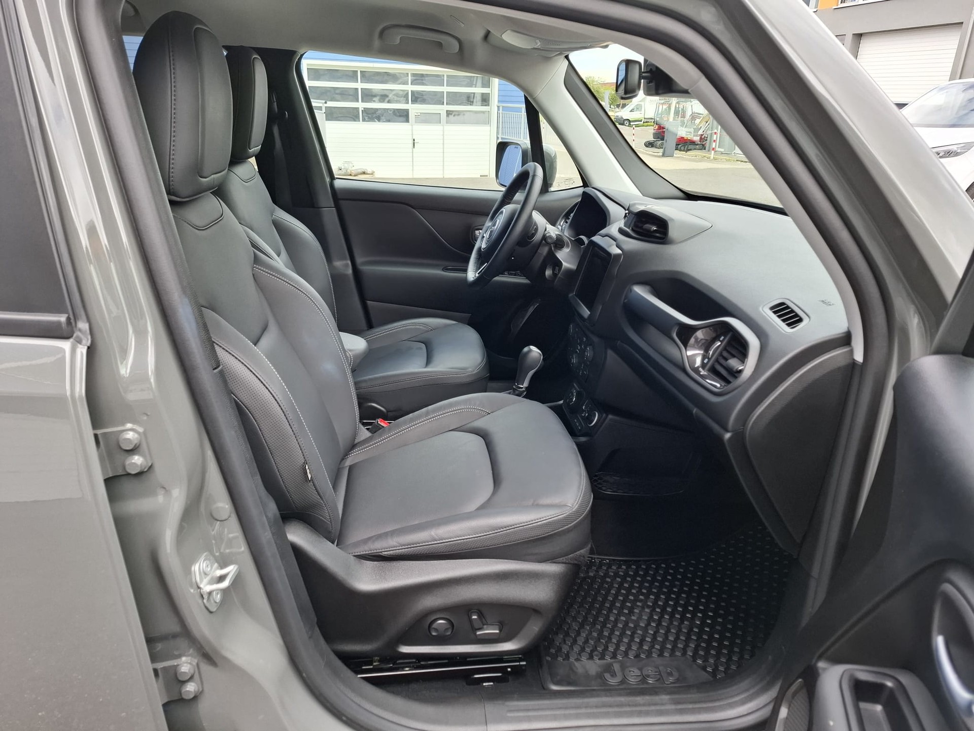 JEEP Renegade 1.3 T PHEV S Plus Sky AWD-image-15
