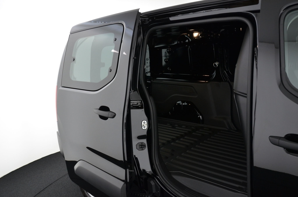 FIAT E-Doblo L2 50kWh 753kg Swiss PLUS-image-13