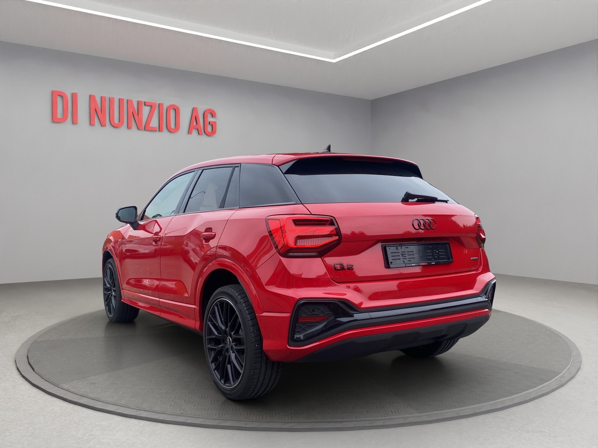 AUDI Q2 40 TFSI S line quattro S-tronic-image-5