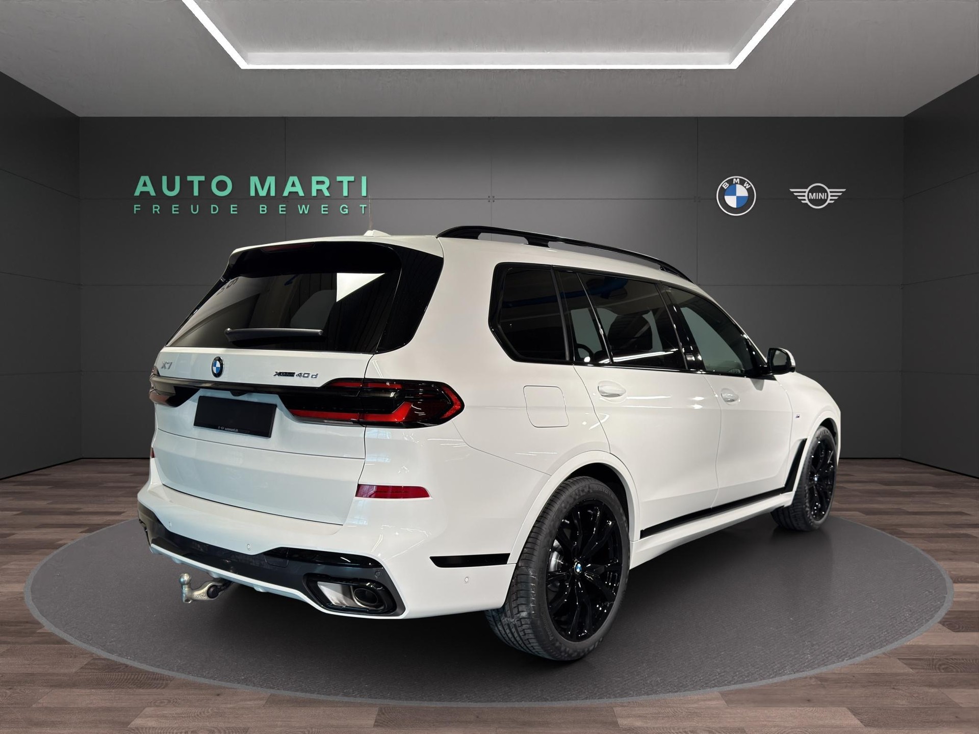 BMW X7 40d xDrive M Sport-showroom-element-3