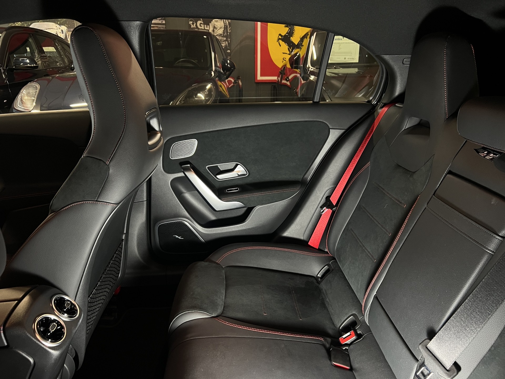 MERCEDES-BENZ A 45 S AMG 4Matic+ Speedshift LEASING à partir de CHF 590.-/mois-image-13