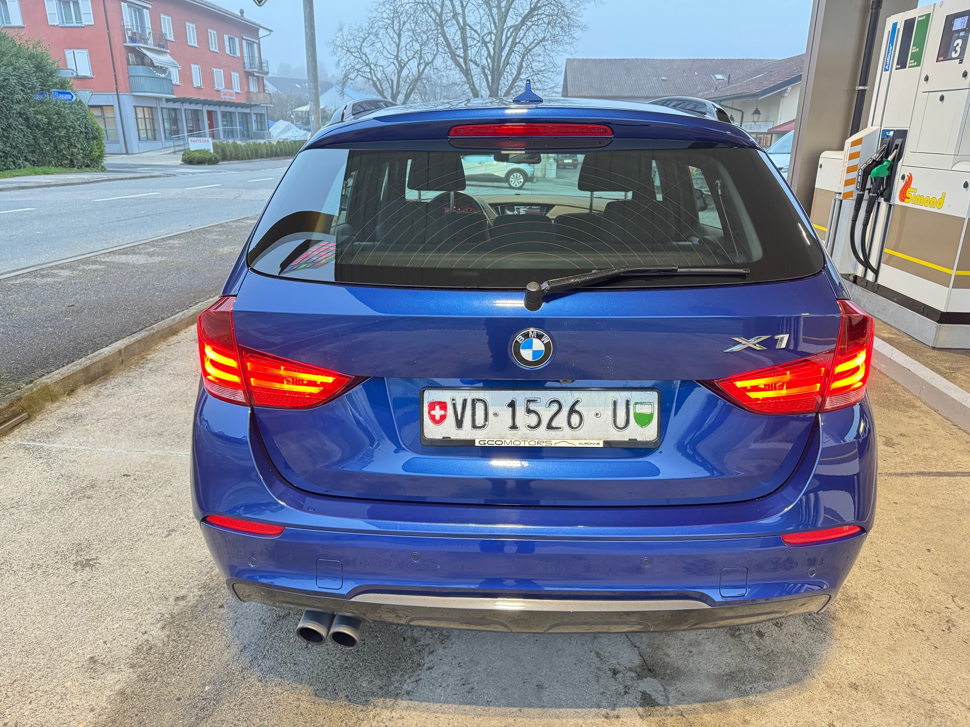 BMW X1 xDrive 20i-image-3