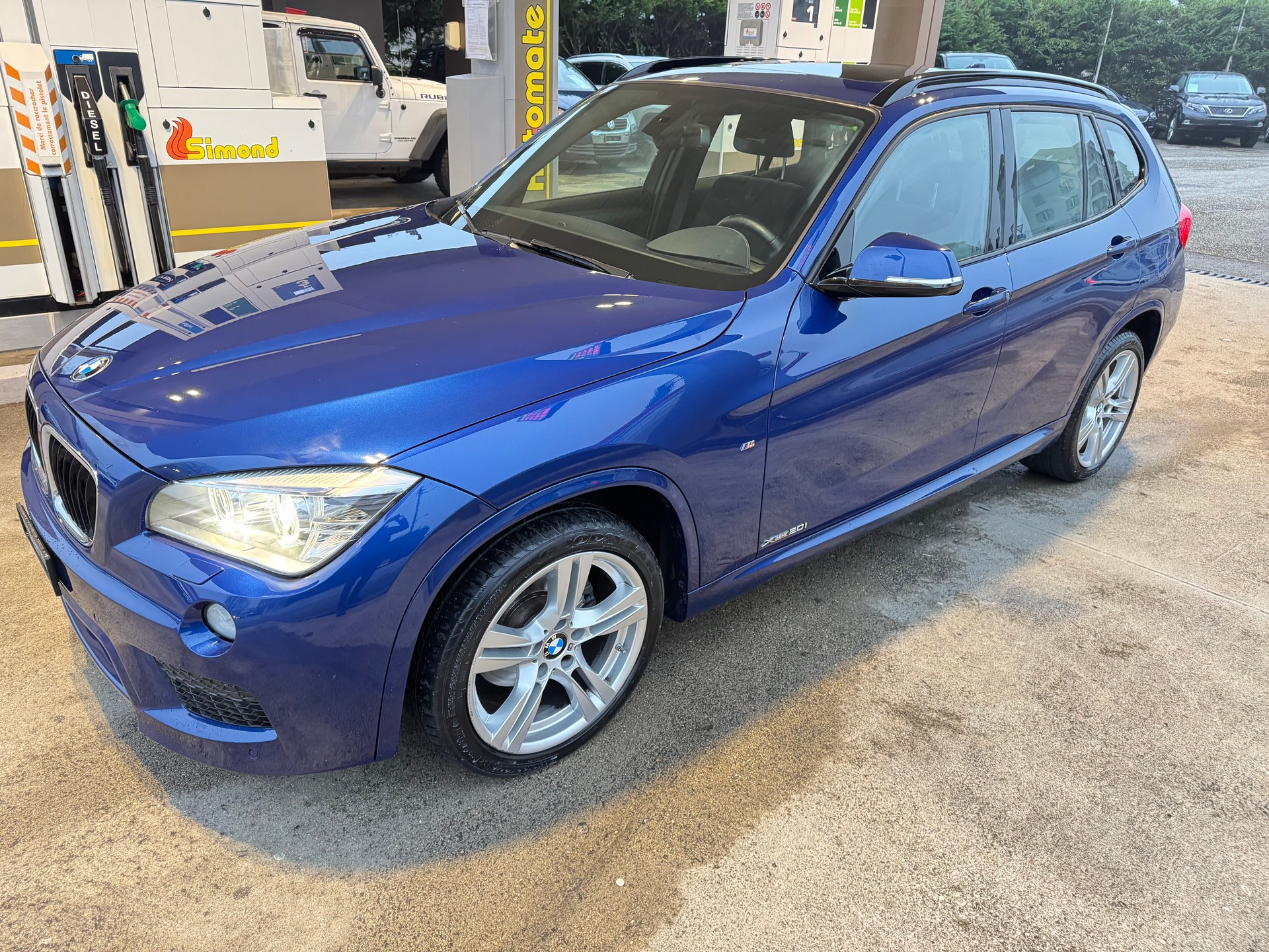 BMW X1 xDrive 20i-image-0