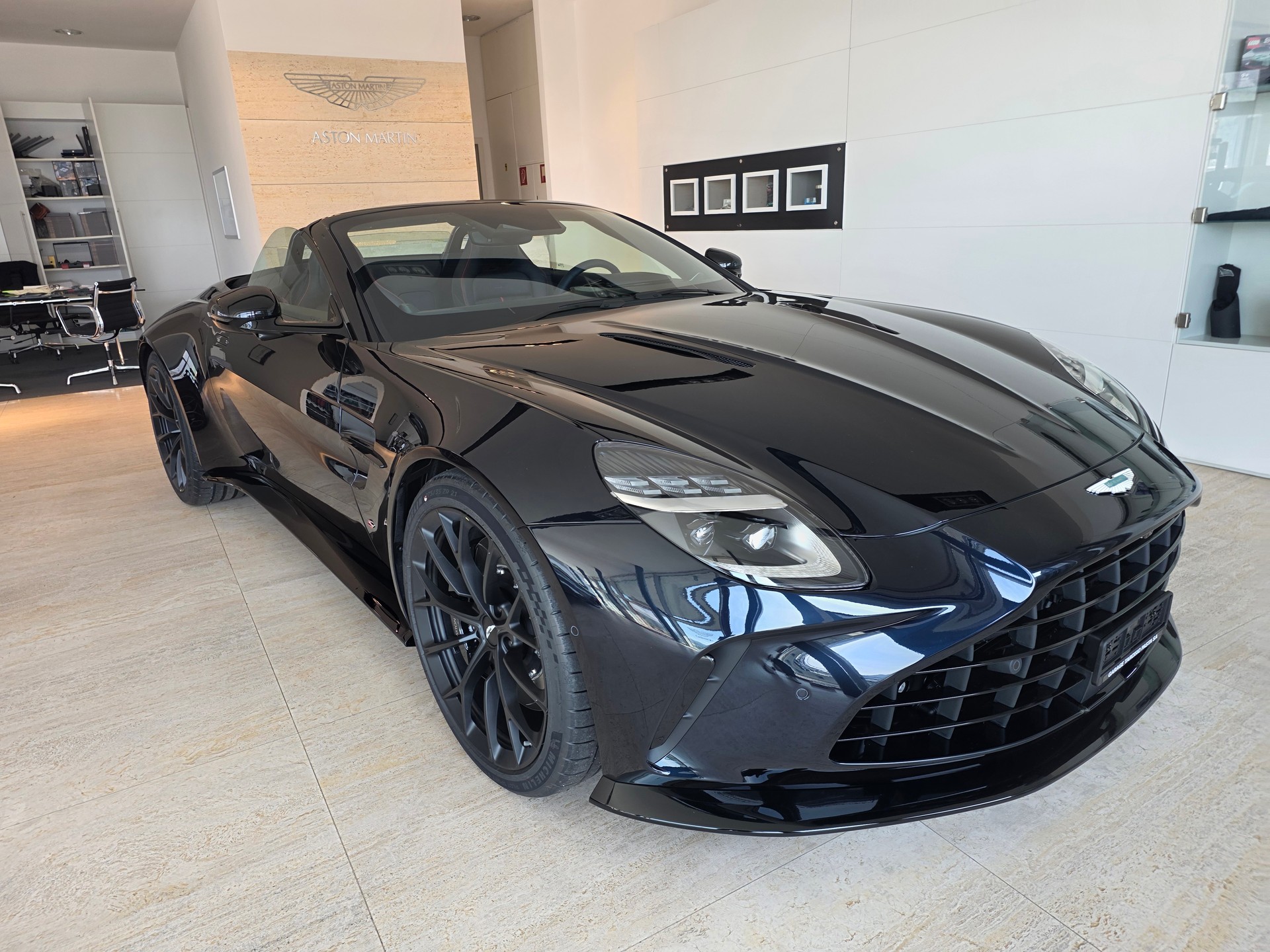 ASTON MARTIN V8 Vantage S RDS 680 CV-image-1