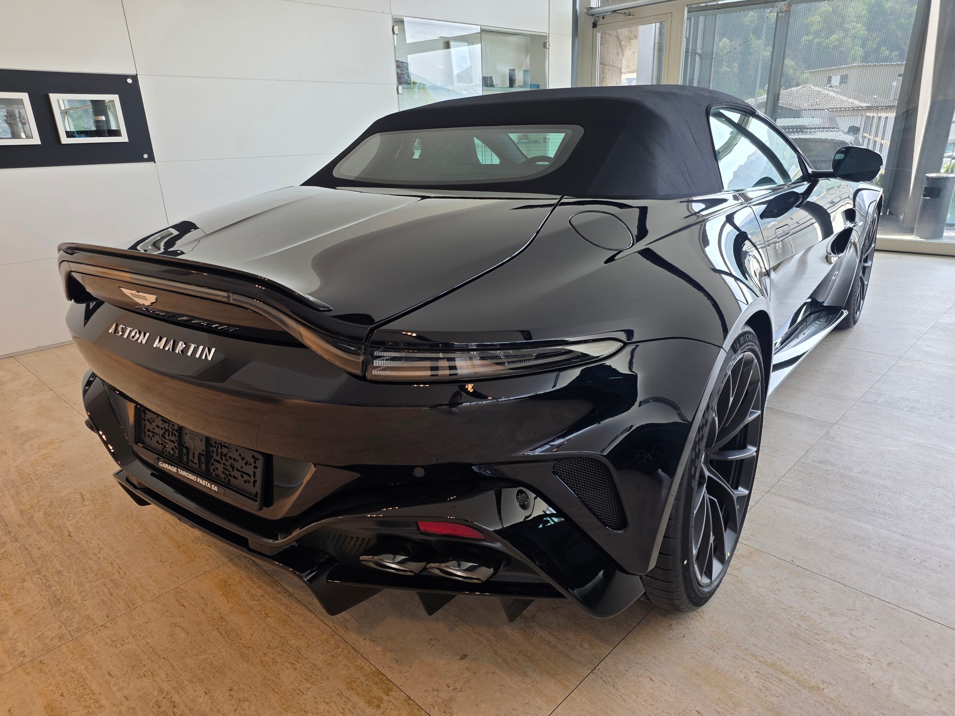 ASTON MARTIN V8 Vantage S RDS 680 CV-image-10