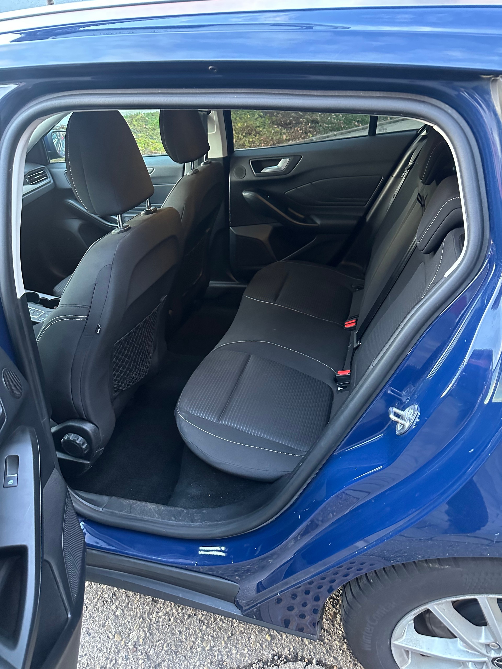 FORD Focus 1.5 TDCi Trend+ Automatic-image-12