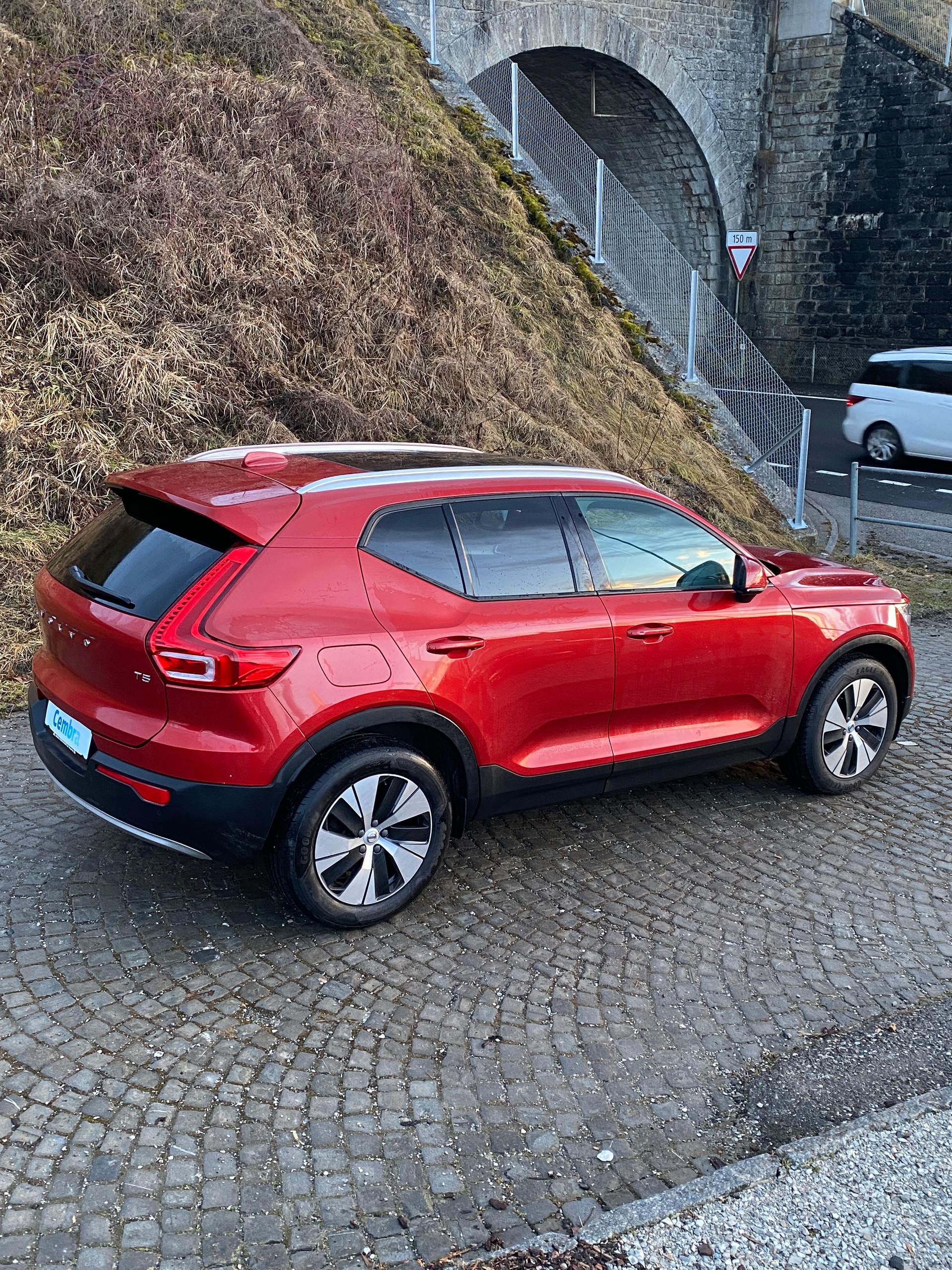 VOLVO XC40 T5 TwE Momentum DCT-showroom-element-1