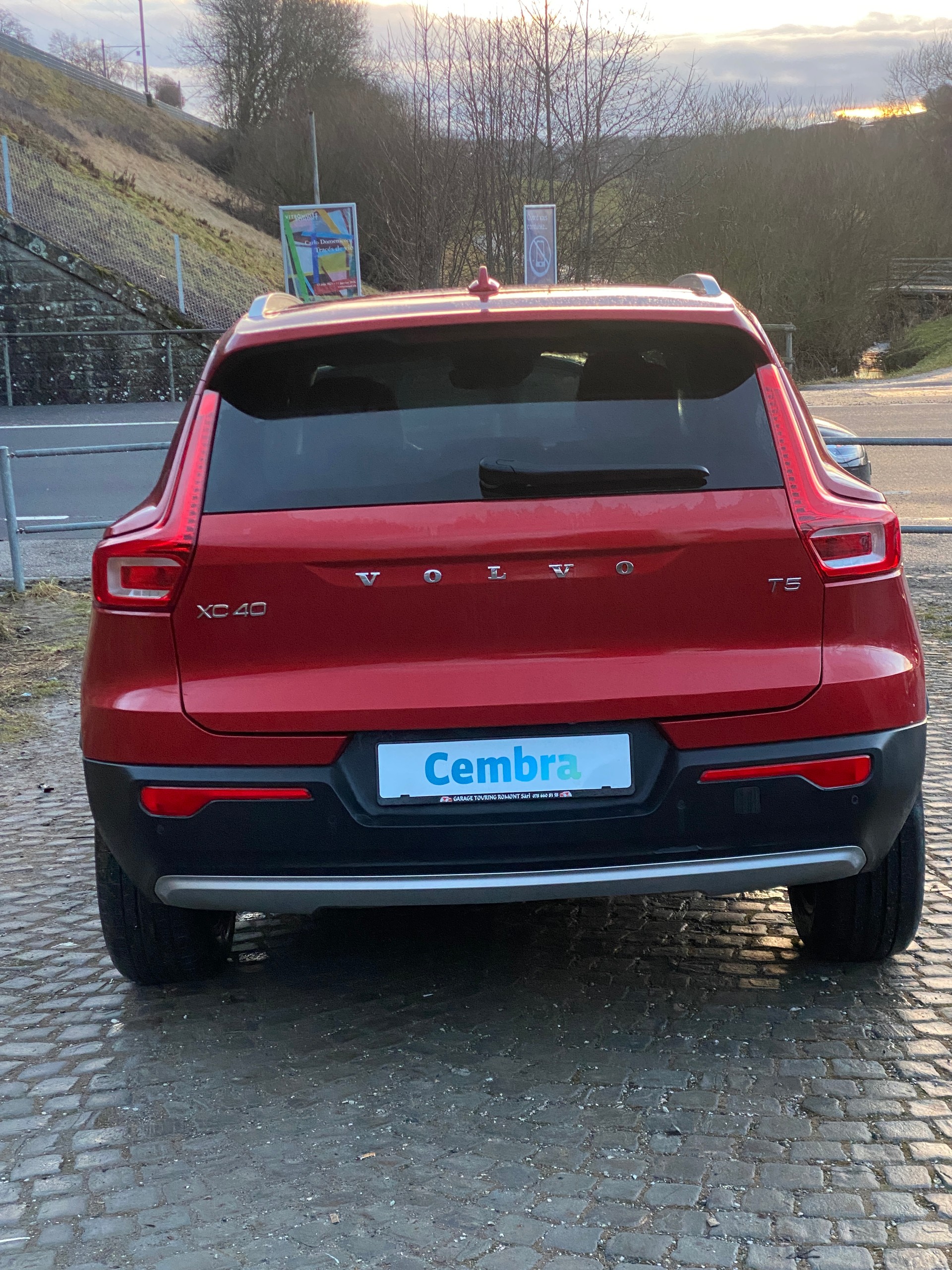 VOLVO XC40 T5 TwE Momentum DCT-showroom-element-3