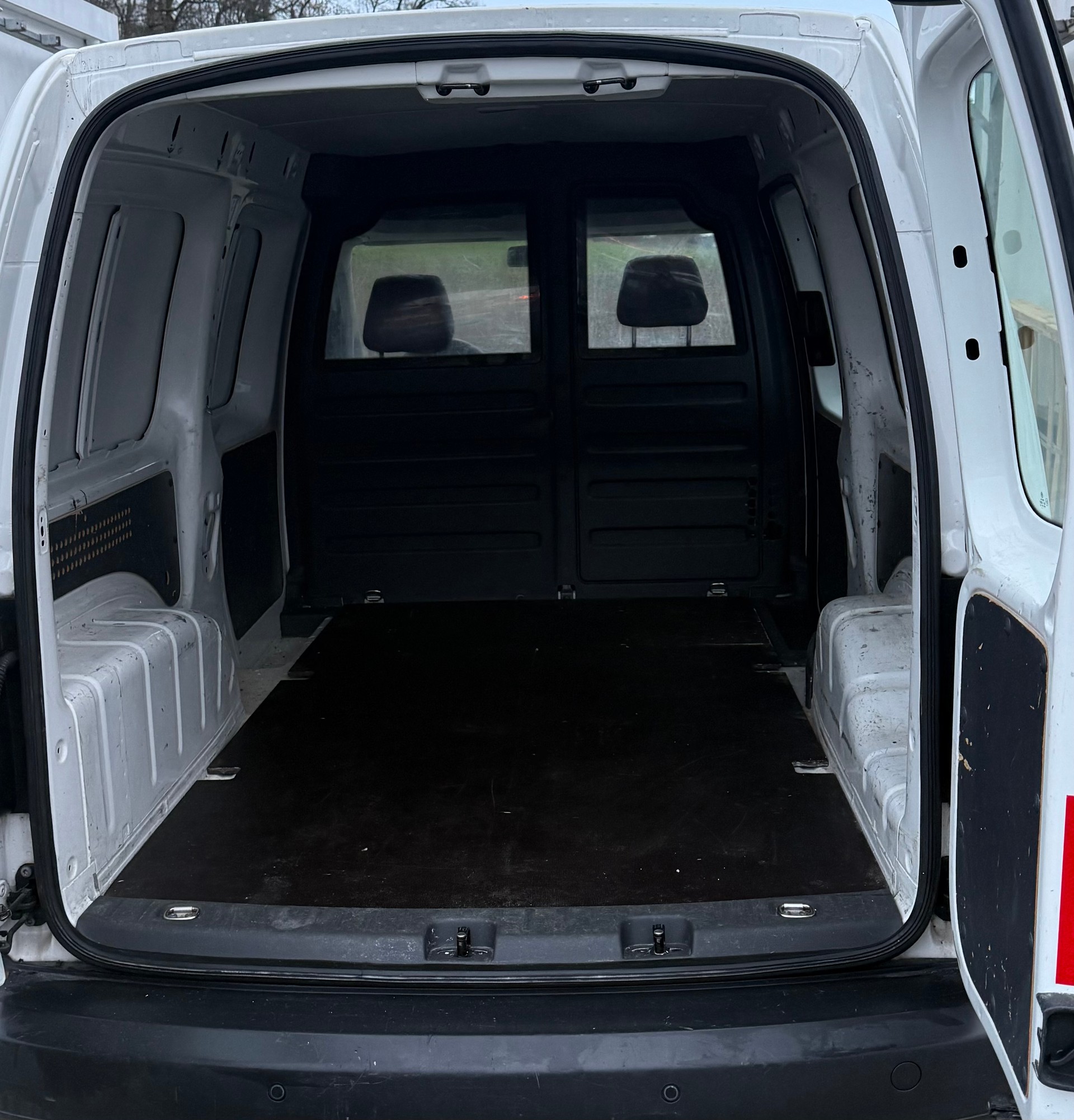 VW Caddy Maxi 1.2 TSI-image-5