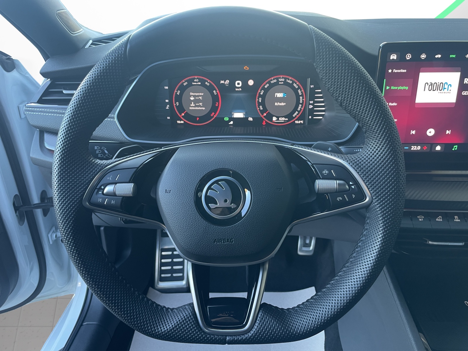 SKODA Octavia Combi 1.5 TSI mHEV DSG Sport Line-image-7