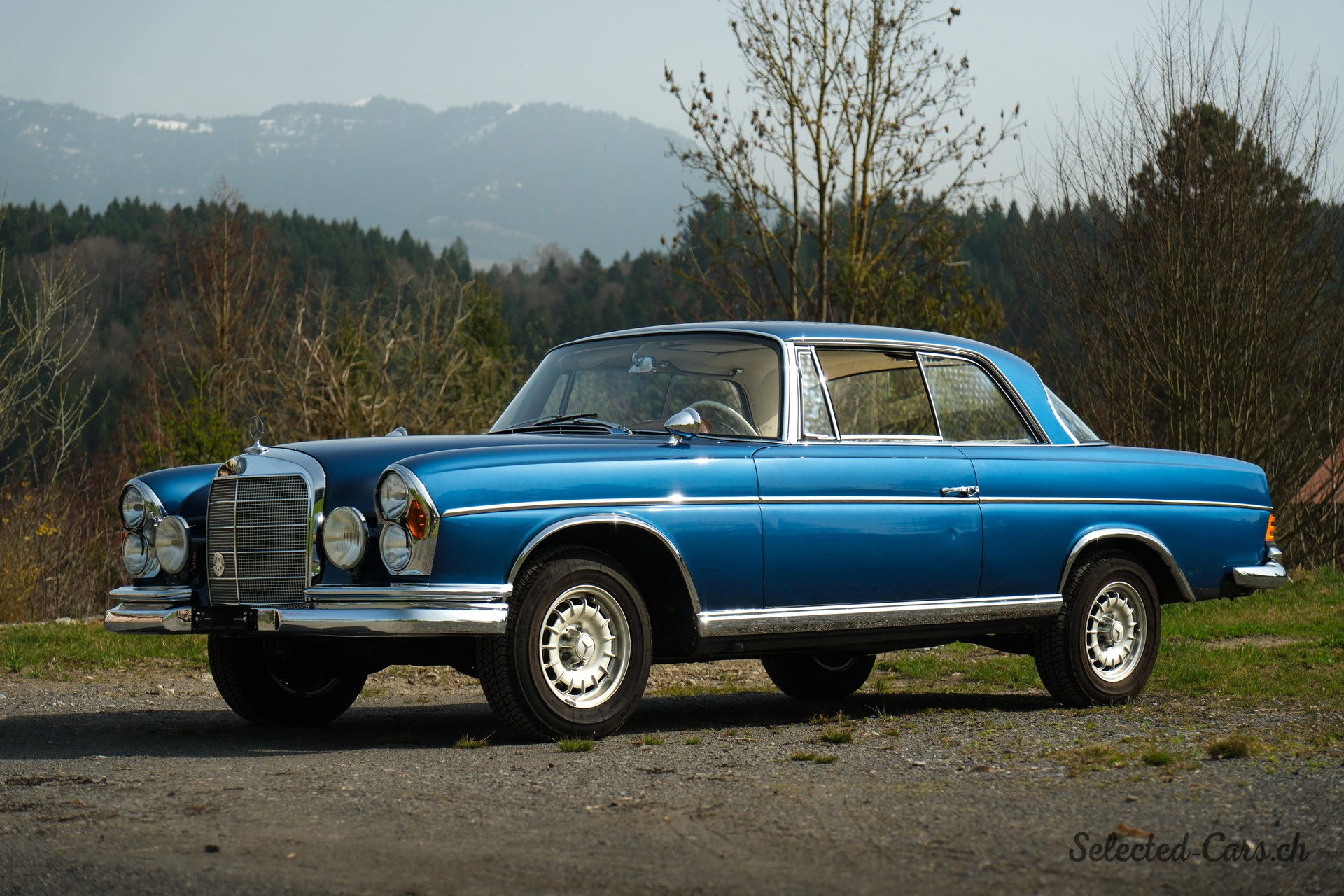 MERCEDES-BENZ SE-image-1