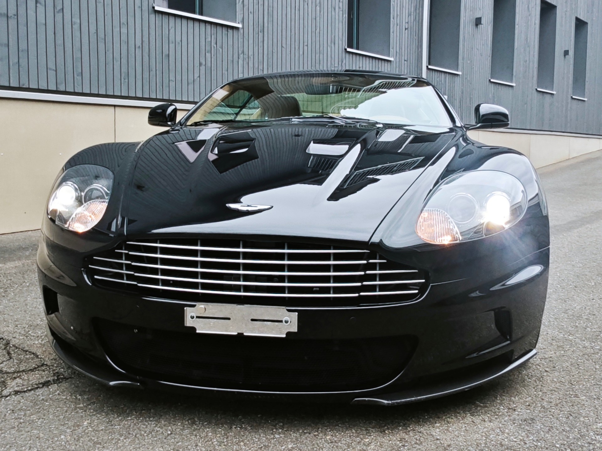 ASTON MARTIN DBS Coupé Touchtronic 2-image-4