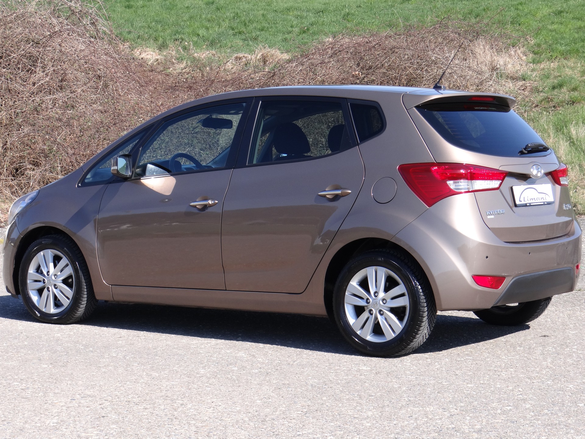 HYUNDAI iX20 1.6 Premium Automatic-image-7