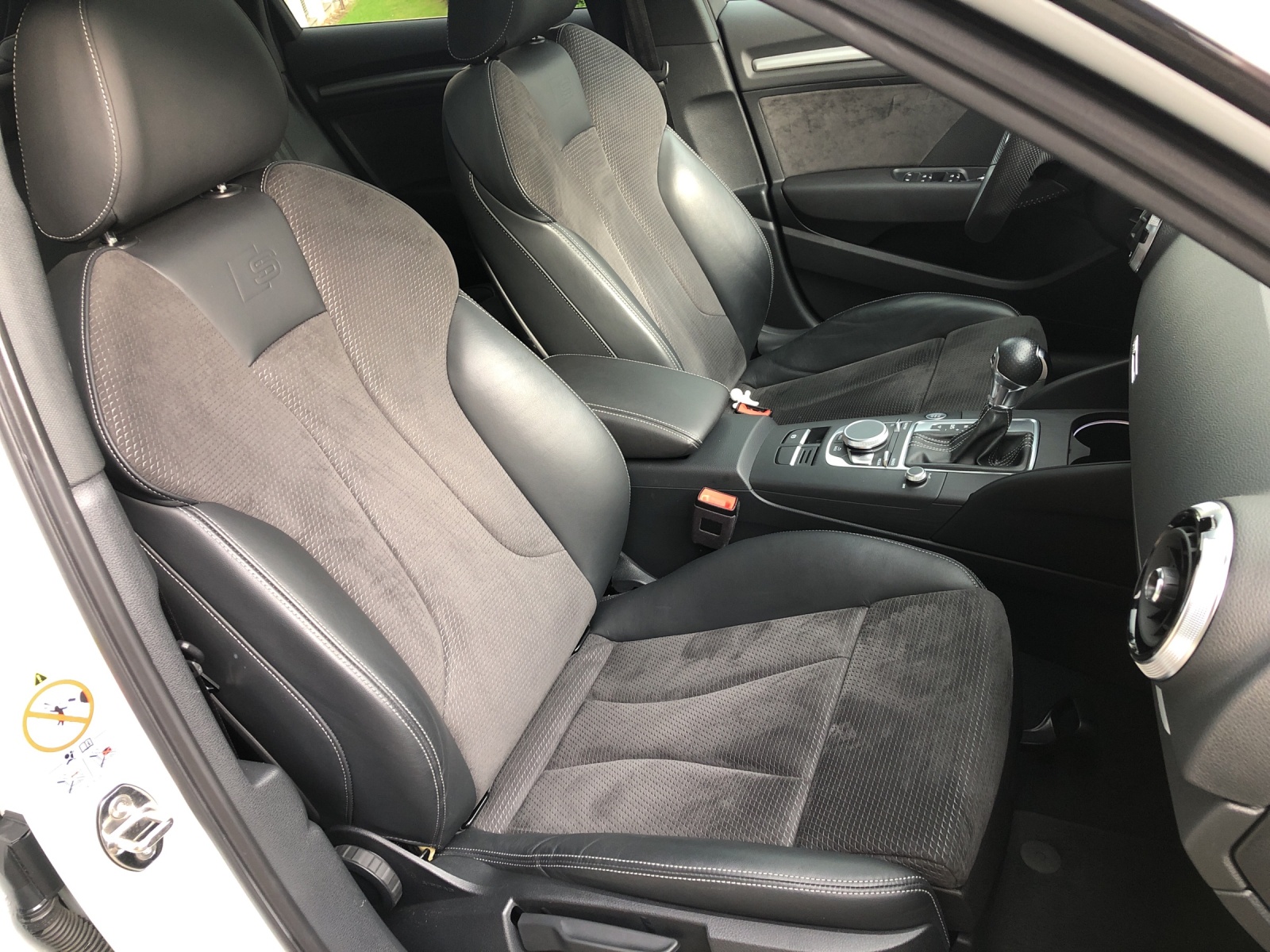 AUDI A3 Sportback 35 TFSI Sport S-Line *GRATIS Audi Service*-image-13