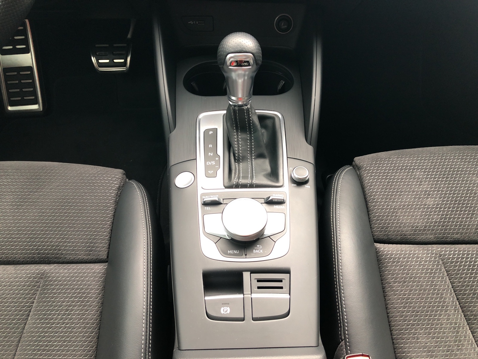 AUDI A3 Sportback 35 TFSI Sport S-Line *GRATIS Audi Service*-image-10