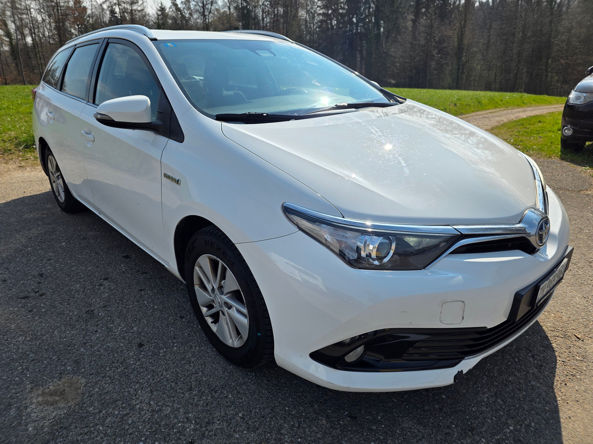 TOYOTA Auris Touring Sports 1.8 HSD Trend e-CVT-showroom-element-1