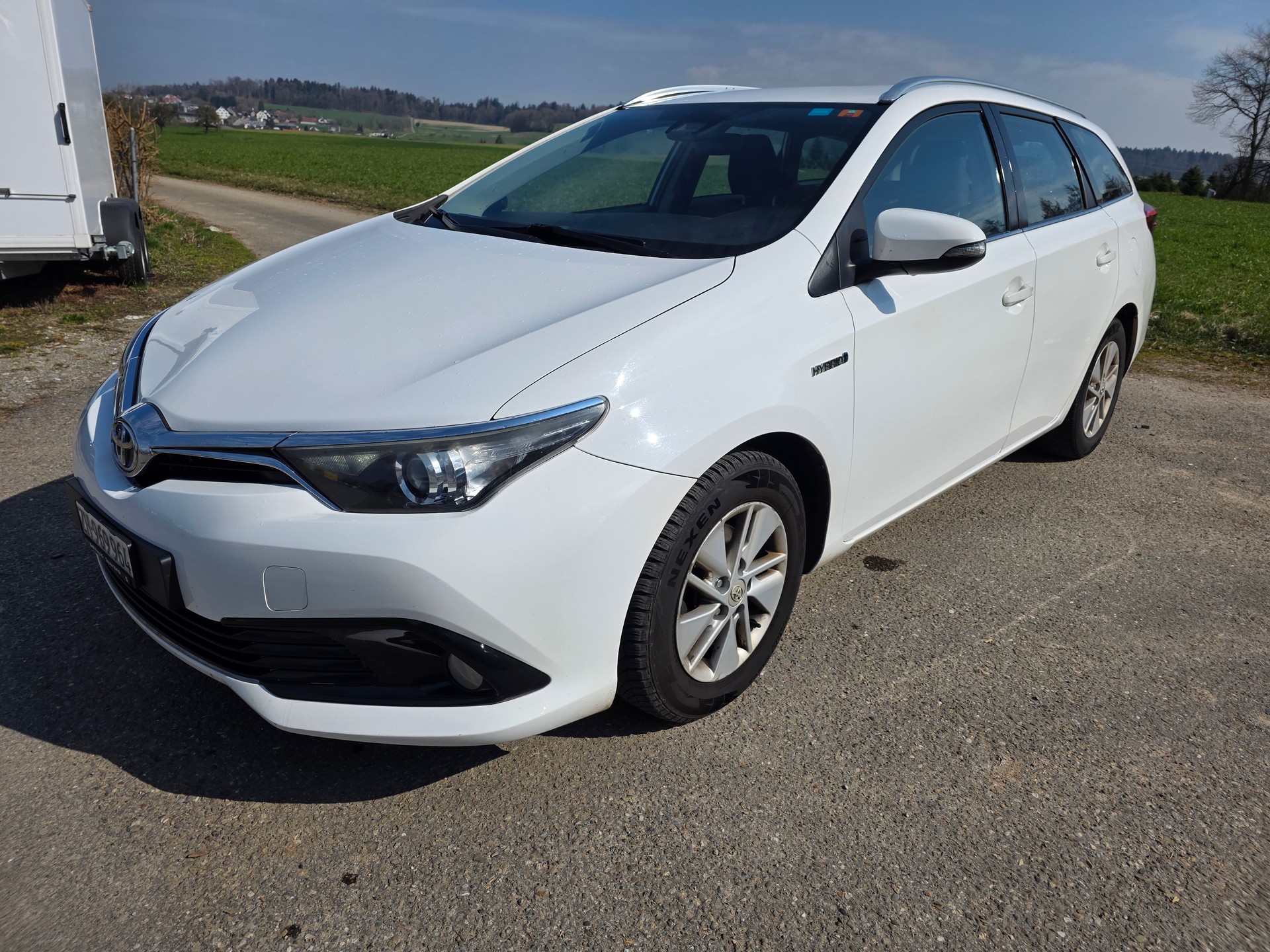 TOYOTA Auris Touring Sports 1.8 HSD Trend e-CVT-showroom-element-2