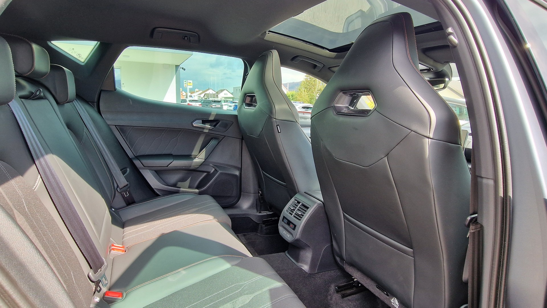 CUPRA LEON 1.4 e-HYBRID pHEV DSG-image-14