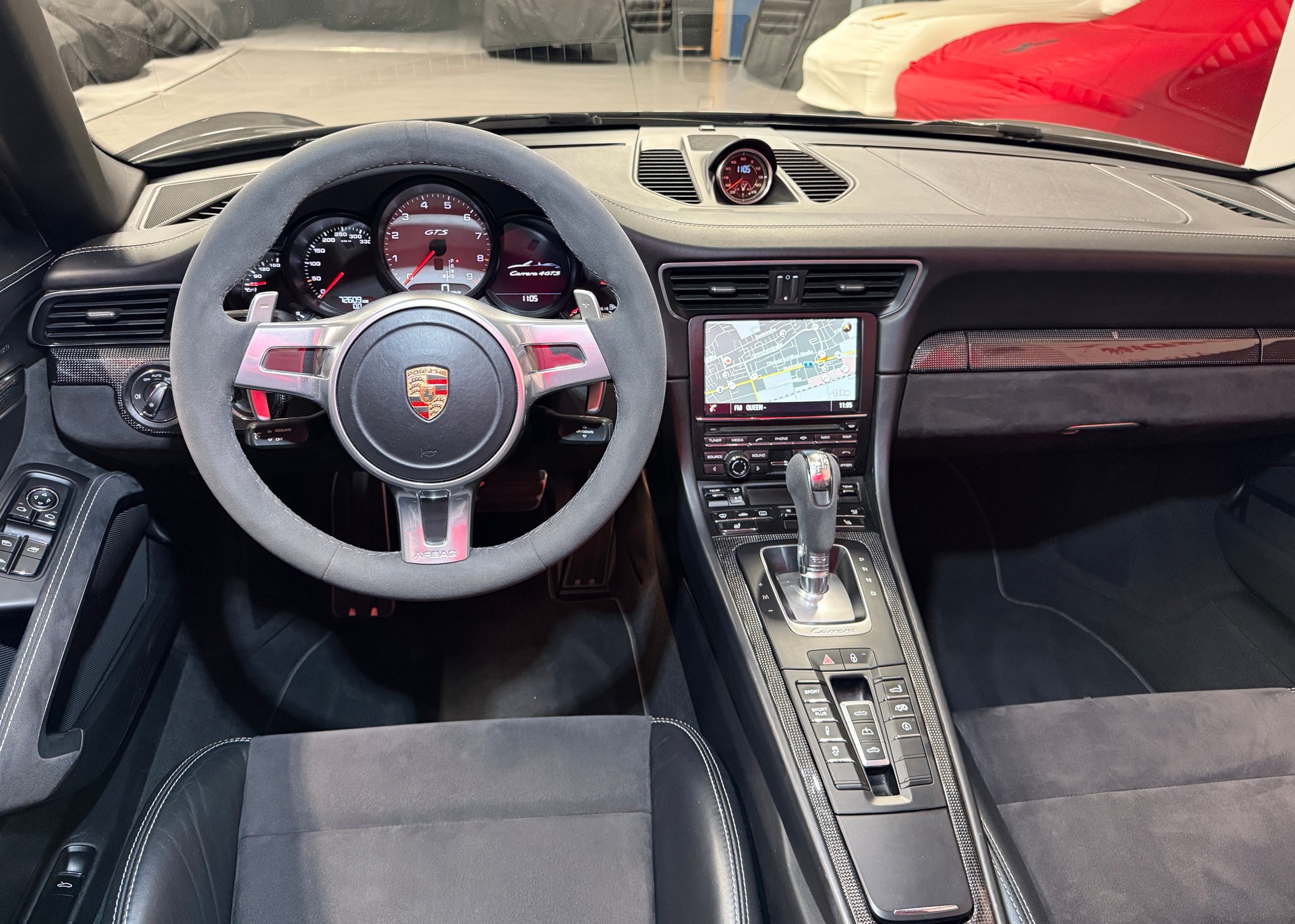 PORSCHE 911 Cabrio Carrera 4 GTS PDK „Achatgrau metallic“ mit Sport Chrono PLUS & Alcantara-image-6