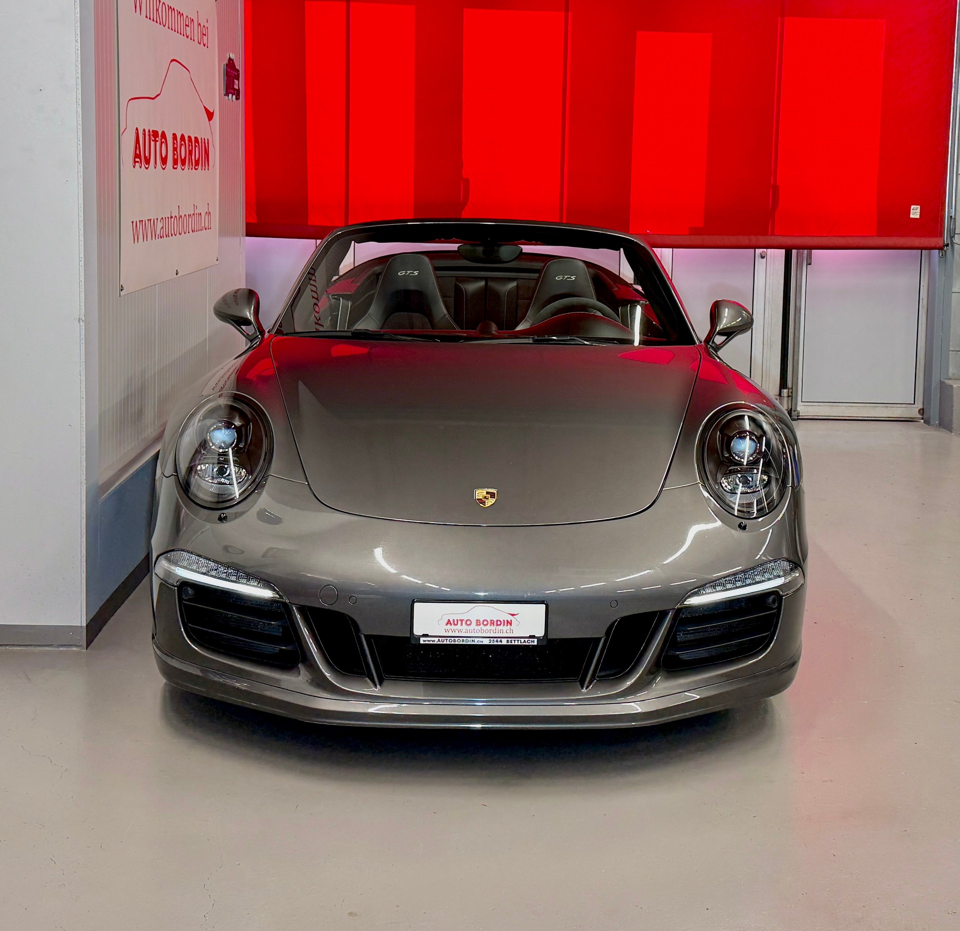 PORSCHE 911 Cabrio Carrera 4 GTS PDK „Achatgrau metallic“ mit Sport Chrono PLUS & Alcantara-image-1