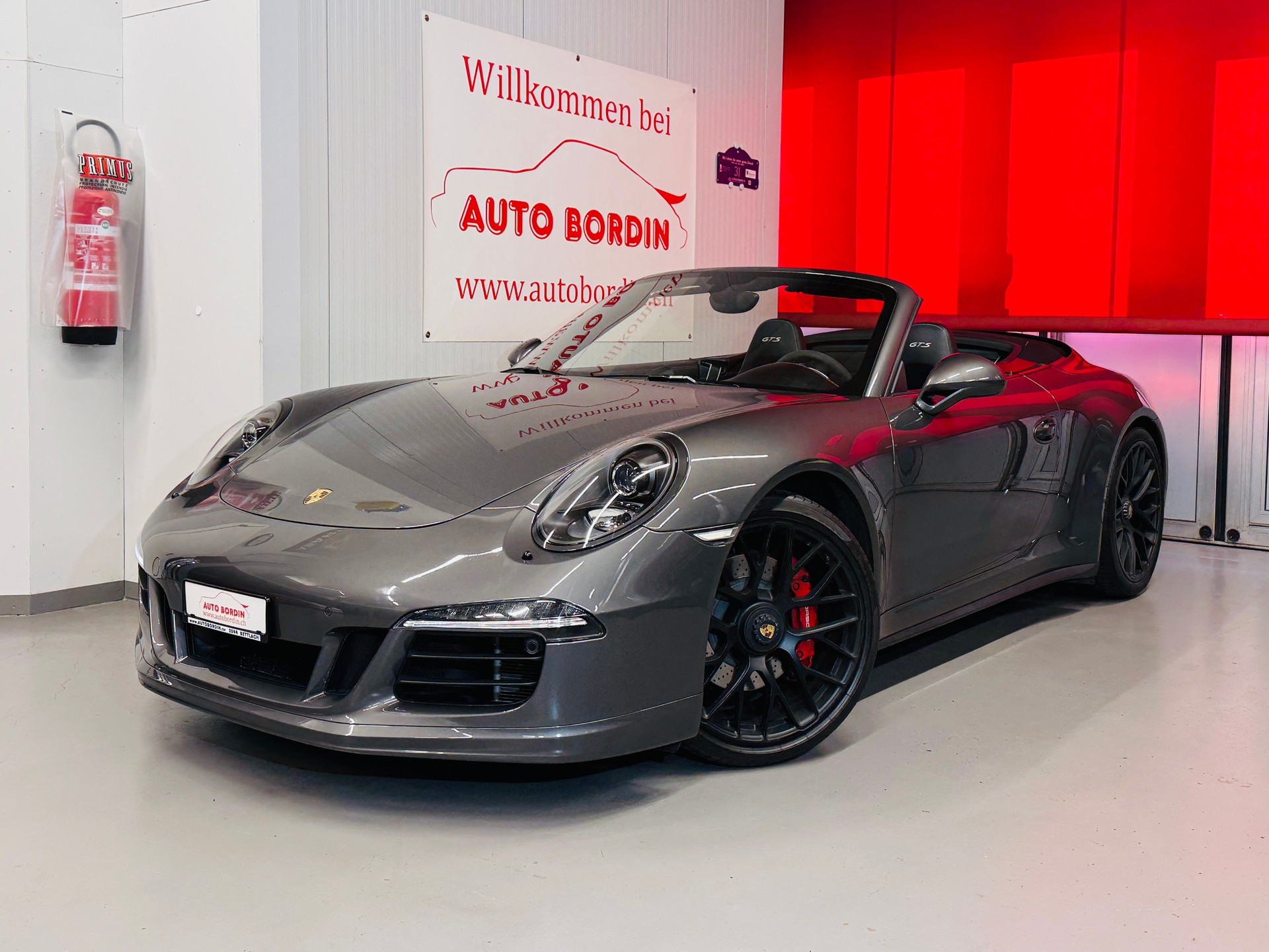 PORSCHE 911 Cabrio Carrera 4 GTS PDK „Achatgrau metallic“ mit Sport Chrono PLUS & Alcantara
