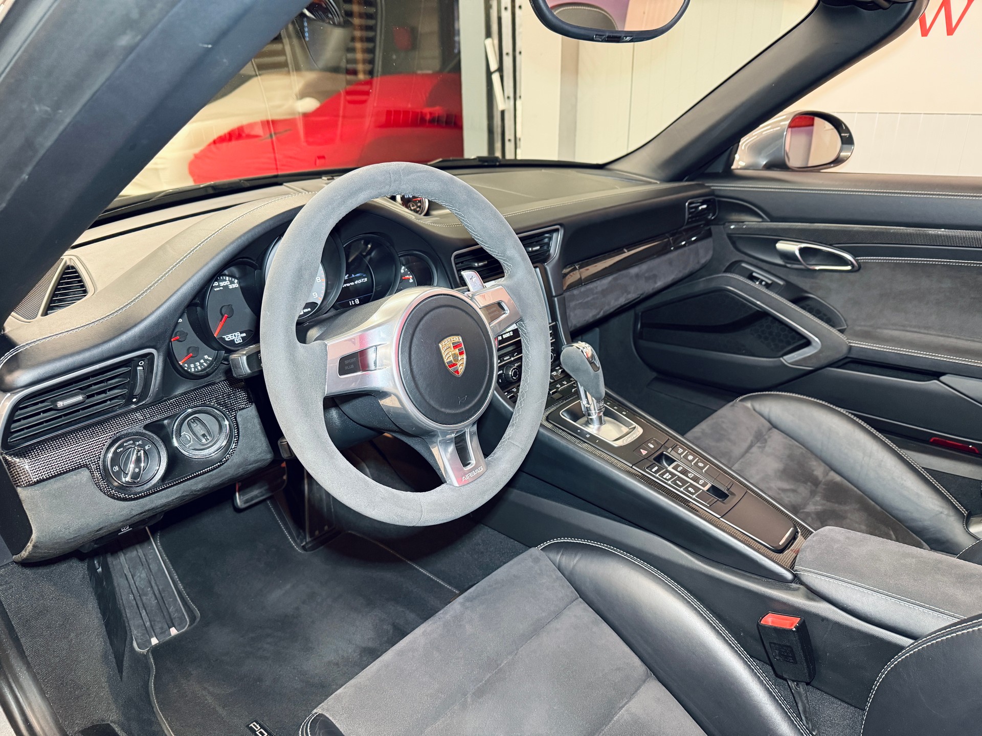 PORSCHE 911 Cabrio Carrera 4 GTS PDK „Achatgrau metallic“ mit Sport Chrono PLUS & Alcantara-image-5