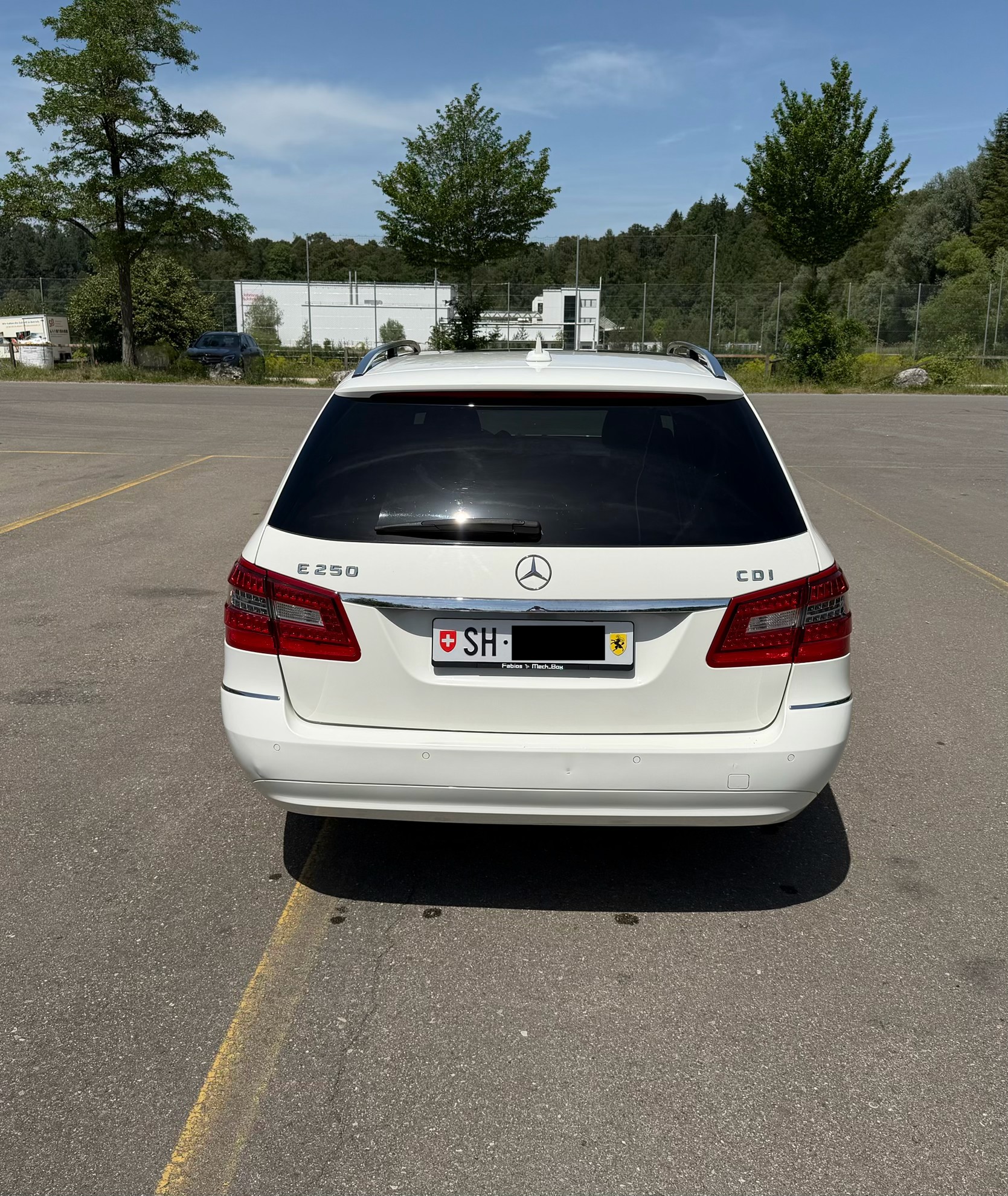 MERCEDES-BENZ E 250 CDI BlueEfficiency Avantgarde Automatic-image-7