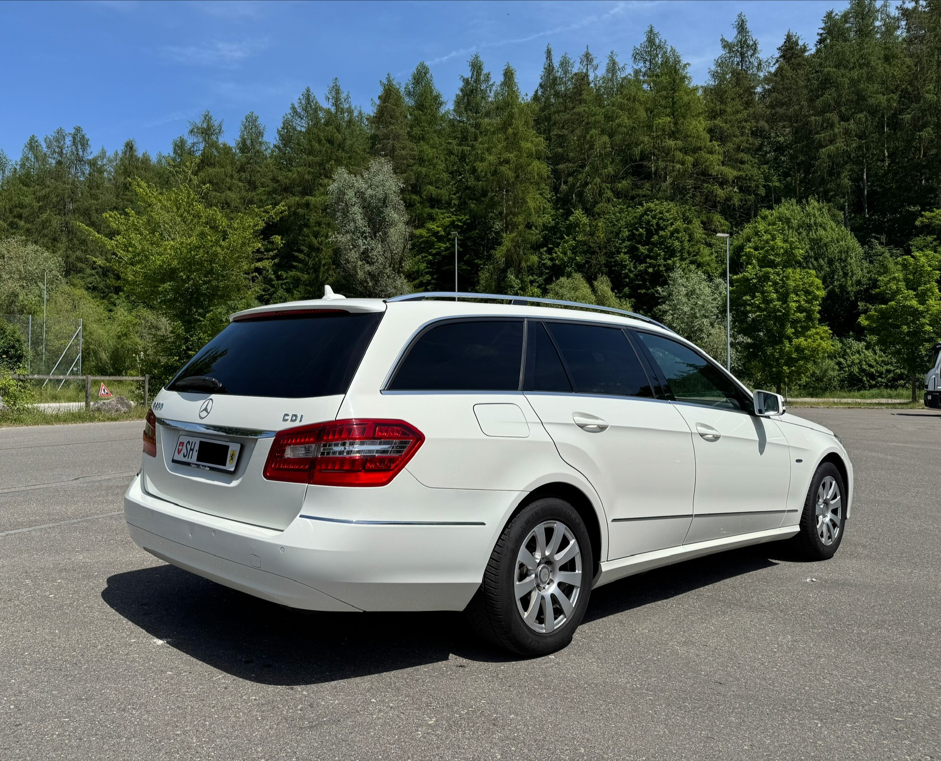 MERCEDES-BENZ E 250 CDI BlueEfficiency Avantgarde Automatic-image-6