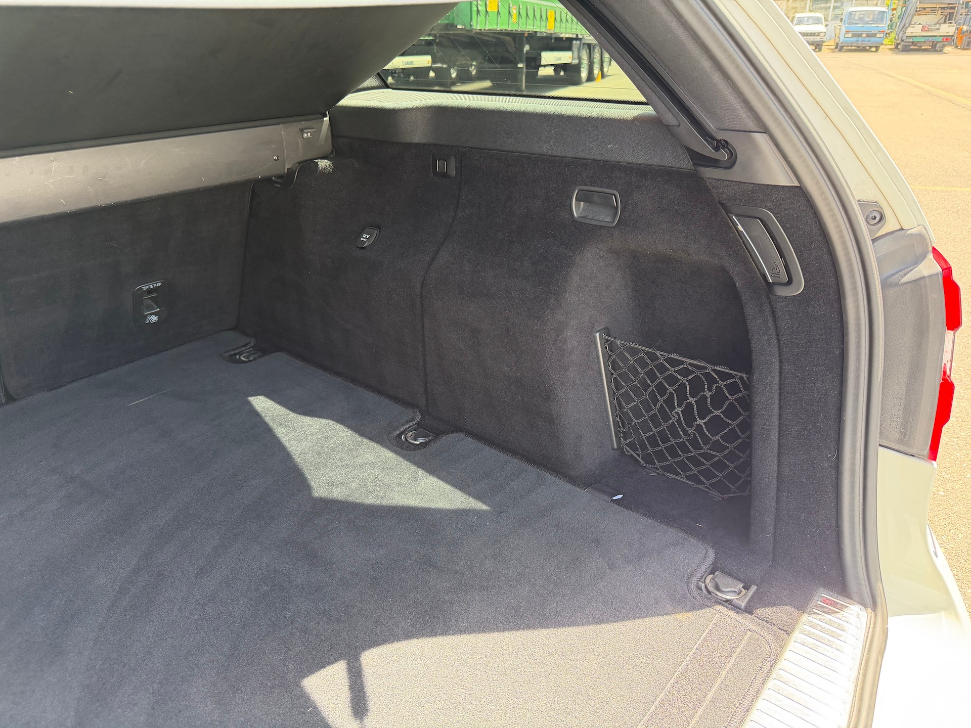 MERCEDES-BENZ E 250 CDI BlueEfficiency Avantgarde Automatic-image-16