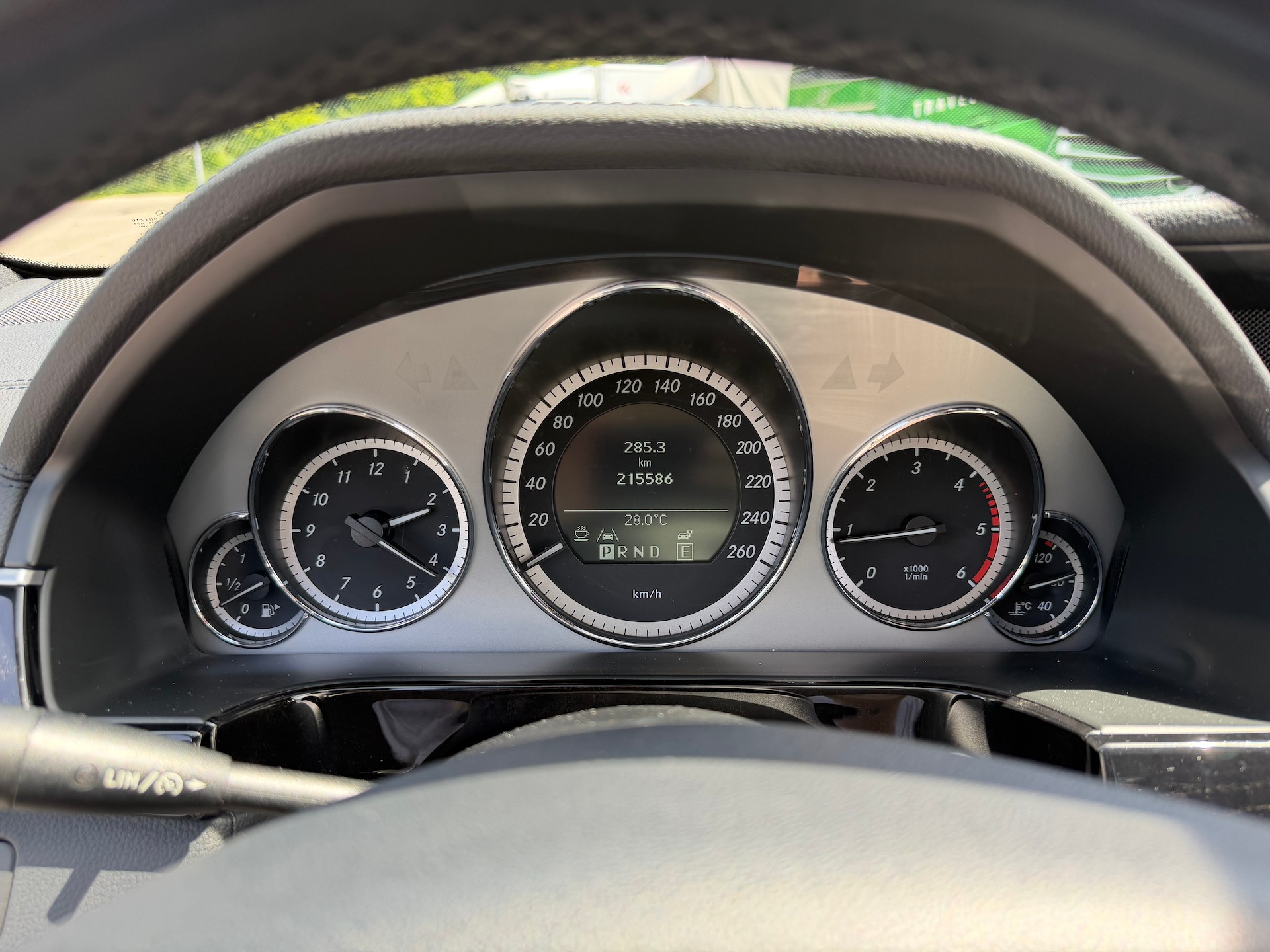 MERCEDES-BENZ E 250 CDI BlueEfficiency Avantgarde Automatic-image-11