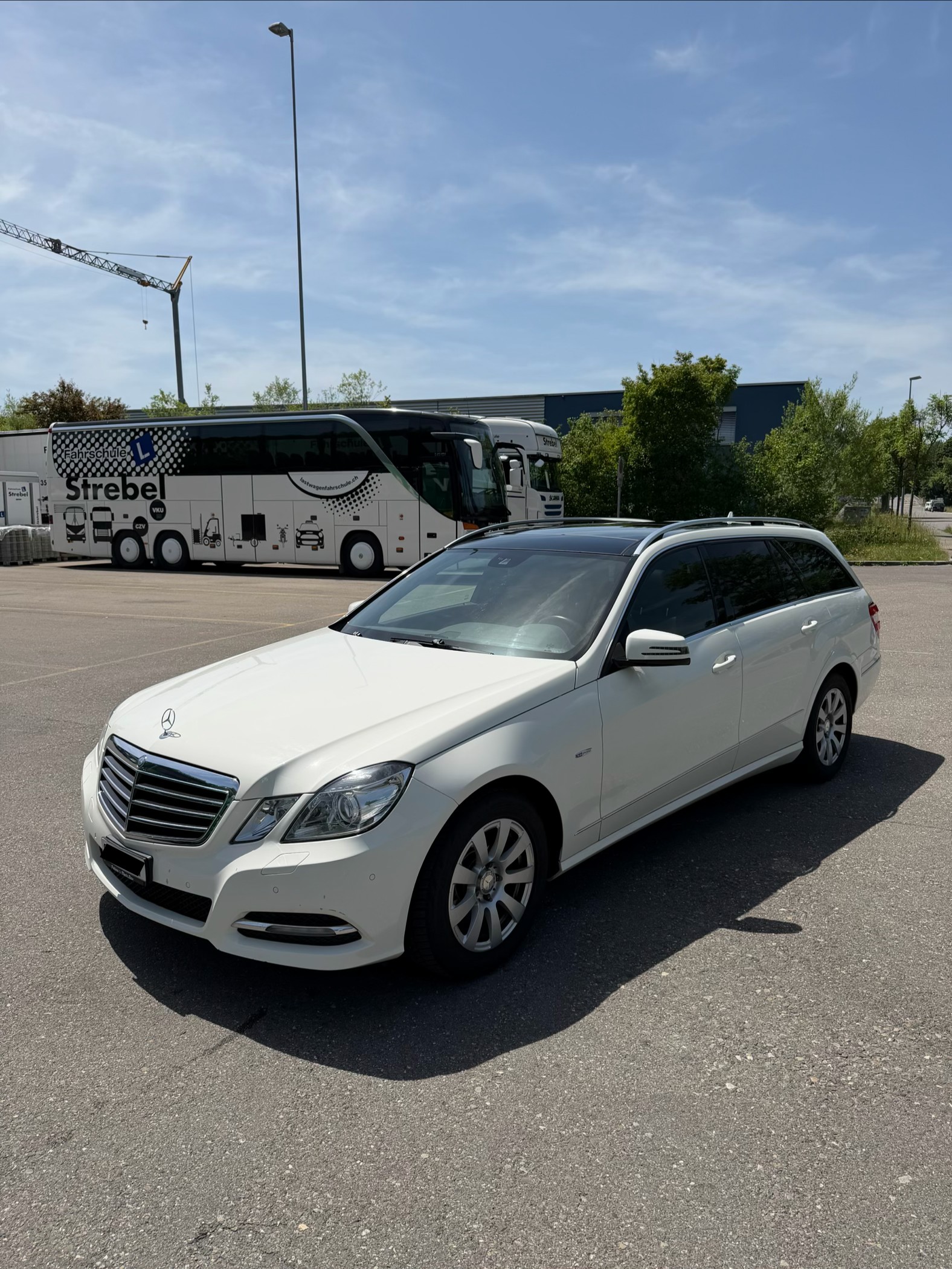 MERCEDES-BENZ E 250 CDI BlueEfficiency Avantgarde Automatic-image-3
