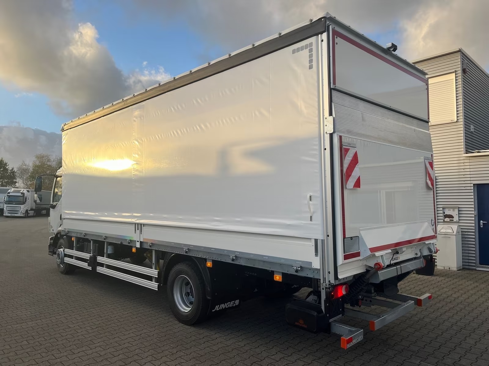 VOLVO FL 280 16t Schiebeplane Kam. Klima ACC LBW "NEU"-image-9